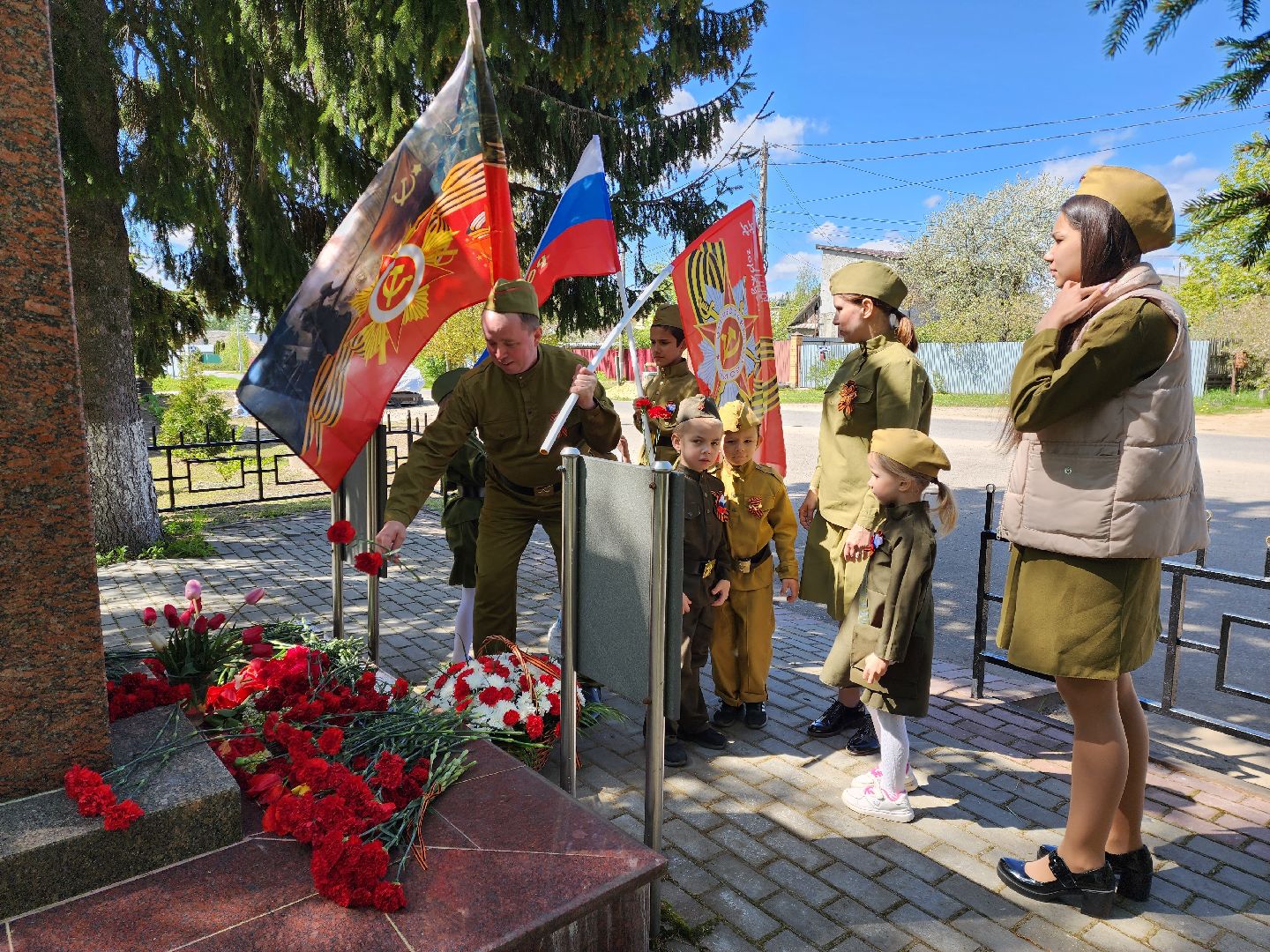 раменское,9 мая, возложение цветов к памятнику в деревне старково,