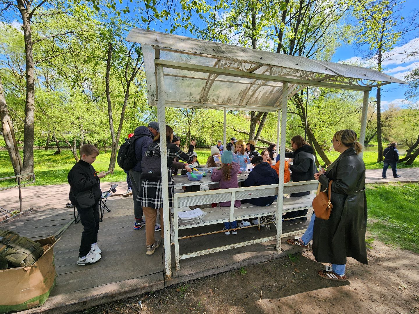 Чехов, городской парк, мастер-классы, рисование цветным песком, плетение сетей, маскировочные халаты, выставка оружия, спортивный мастер-класс, бокс, Эдуард Трояновский, День Победы,