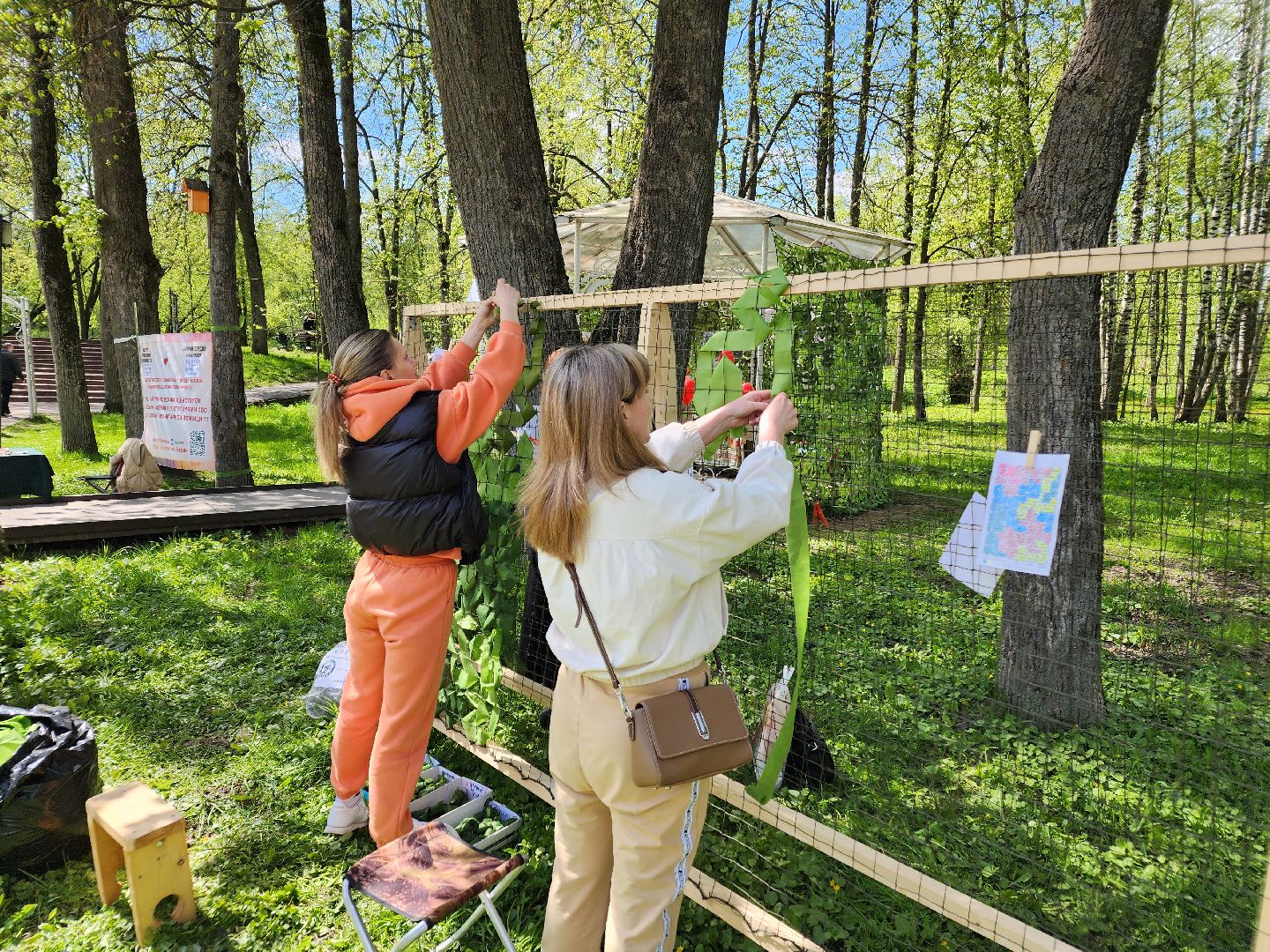Чехов, городской парк, мастер-классы, рисование цветным песком, плетение сетей, маскировочные халаты, выставка оружия, спортивный мастер-класс, бокс, Эдуард Трояновский, День Победы,