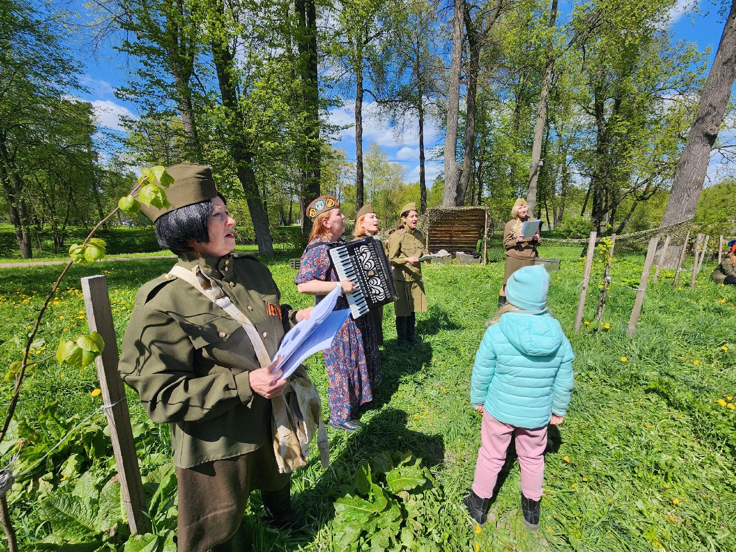 Чехов, городской парк, праздничная программа, культурно-массовые мероприятия, анимация, конкурсы, игры, песни и танцы, чтение стихов, концерт, мастер-классы, полевая кухня, фотозоны, День Победы,