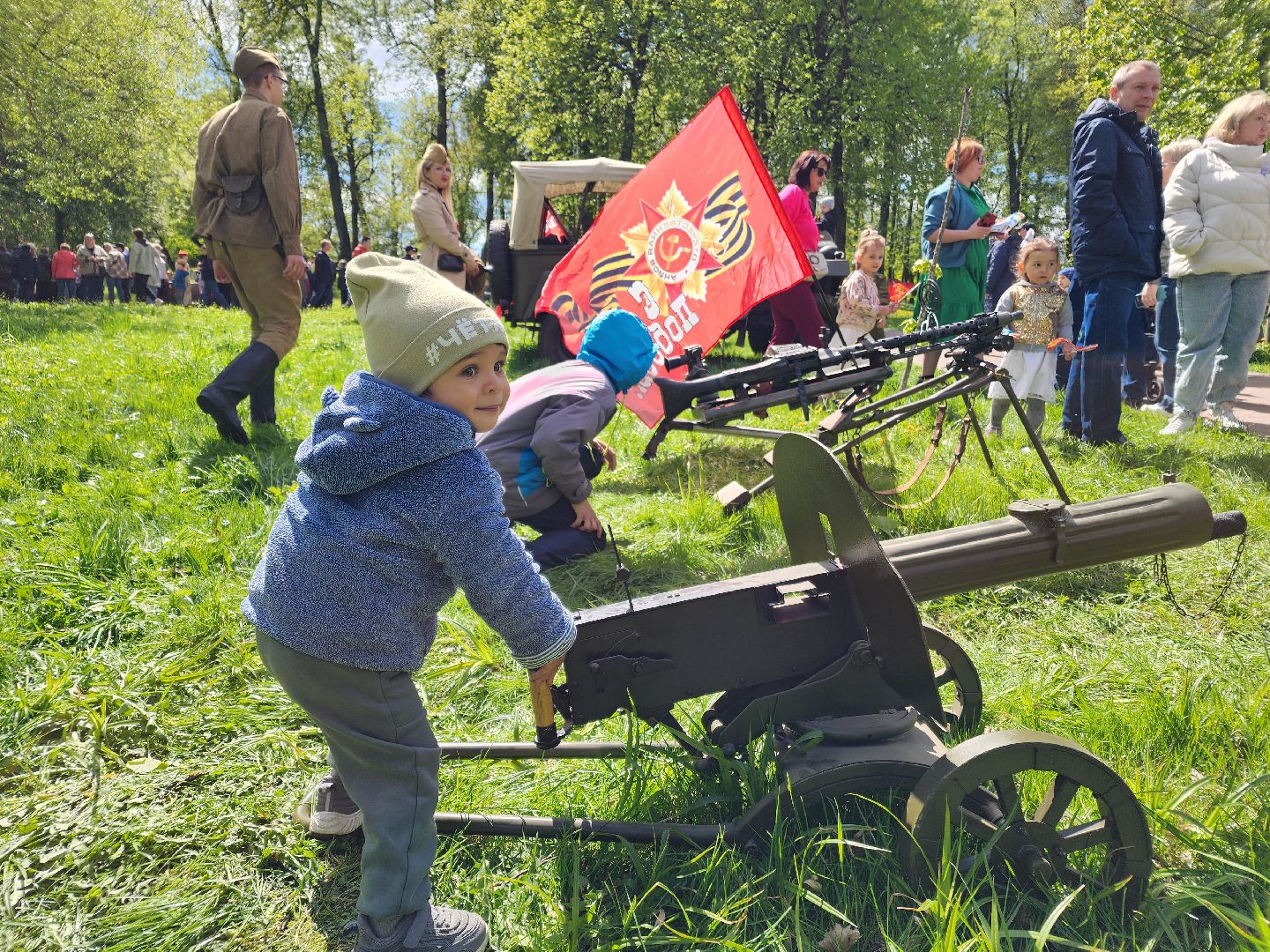 Чехов, городской парк, праздничная программа, культурно-массовые мероприятия, анимация, конкурсы, игры, песни и танцы, чтение стихов, концерт, мастер-классы, полевая кухня, фотозоны, День Победы,