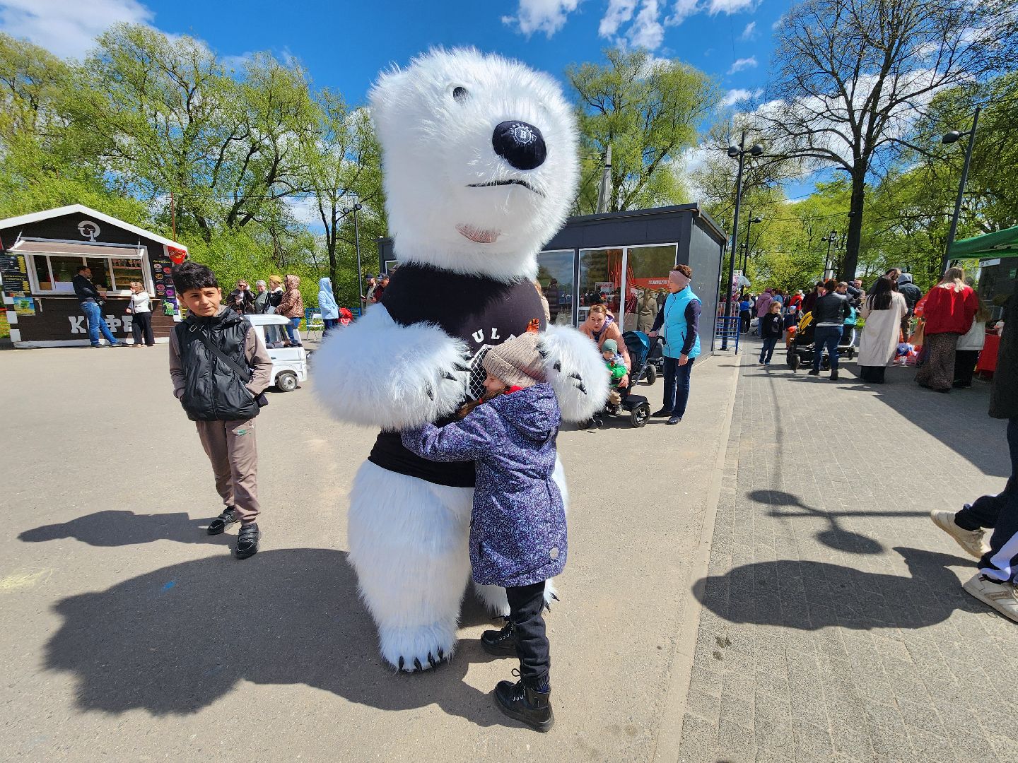 Чехов, городской парк, праздничная программа, культурно-массовые мероприятия, анимация, конкурсы, игры, песни и танцы, чтение стихов, концерт, мастер-классы, полевая кухня, фотозоны, День Победы,