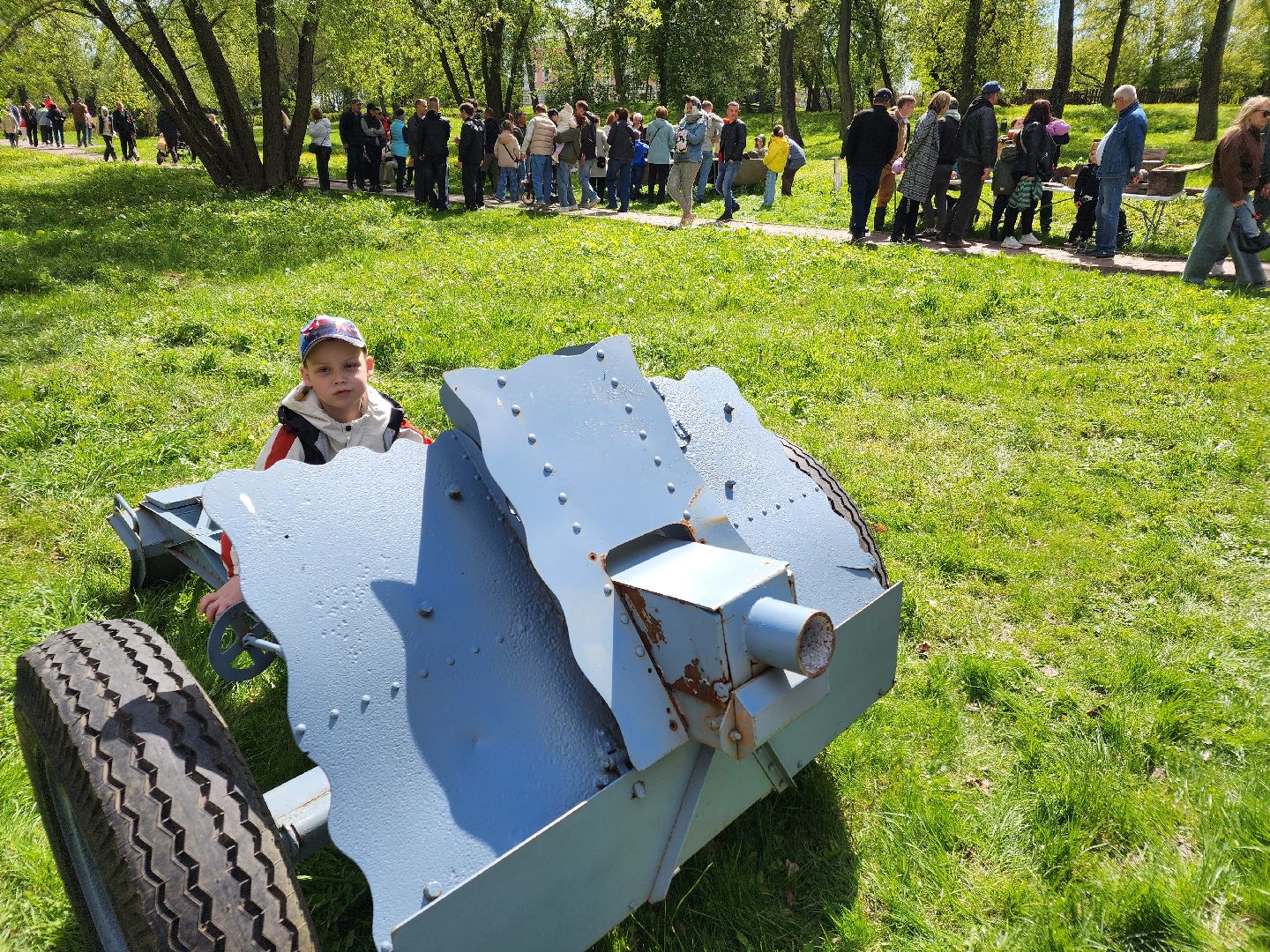 Чехов, городской парк, праздничная программа, культурно-массовые мероприятия, анимация, конкурсы, игры, песни и танцы, чтение стихов, концерт, мастер-классы, полевая кухня, фотозоны, День Победы,