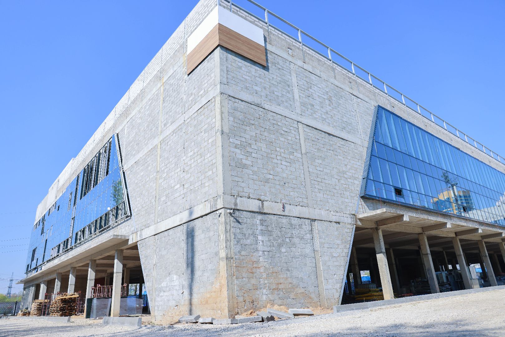 Реутов, ФОК, спорт, строительство, остекление, крыша, венткамера