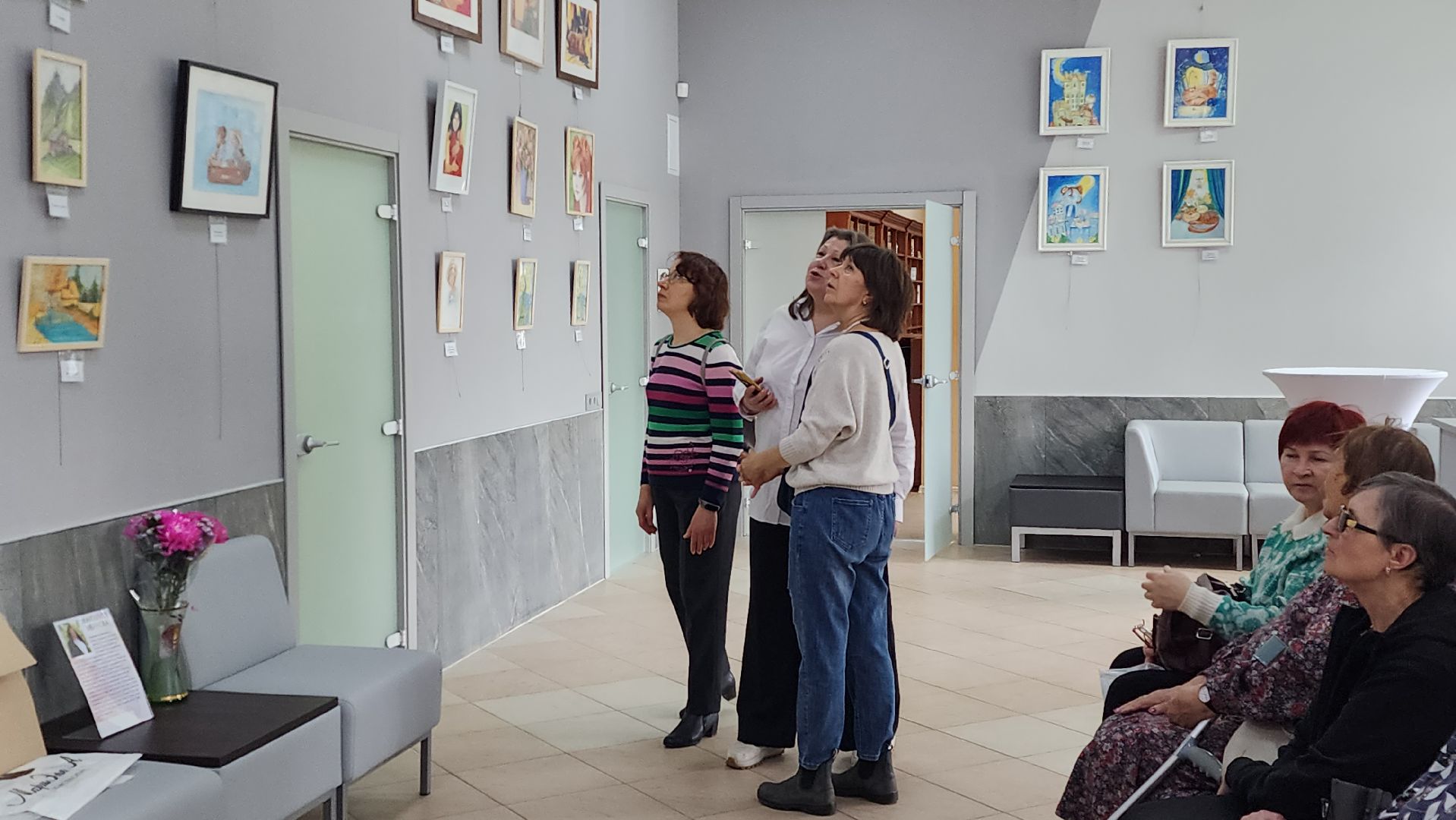 истра, культура, библиотека, вернисаж,