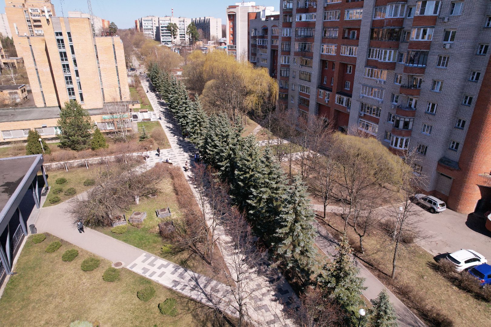 видео с коптера, пешеходная зона на улице Ленина в Протвине,