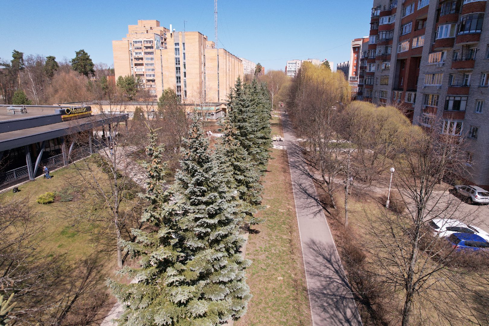 видео с коптера, пешеходная зона на улице Ленина в Протвине,