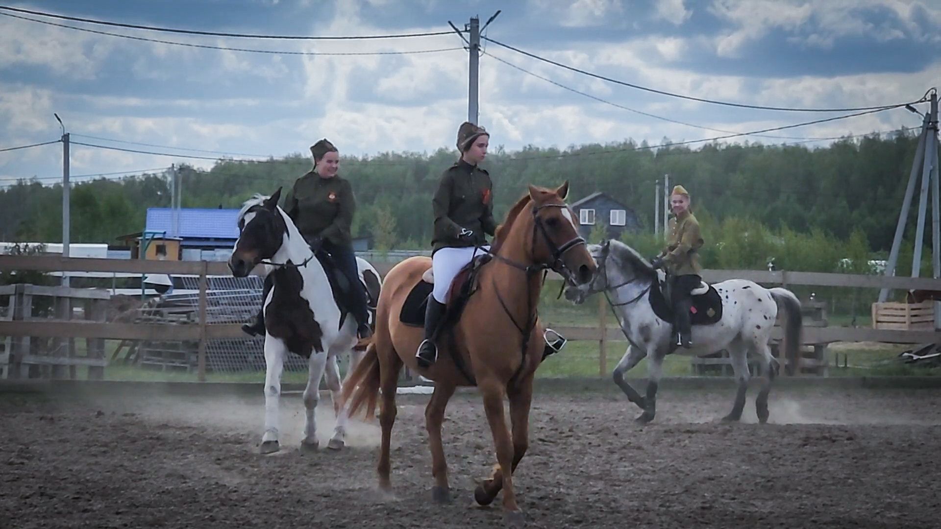 раменский округ , деревня салтыково, конный клуб салтыково, дети, лошади ,