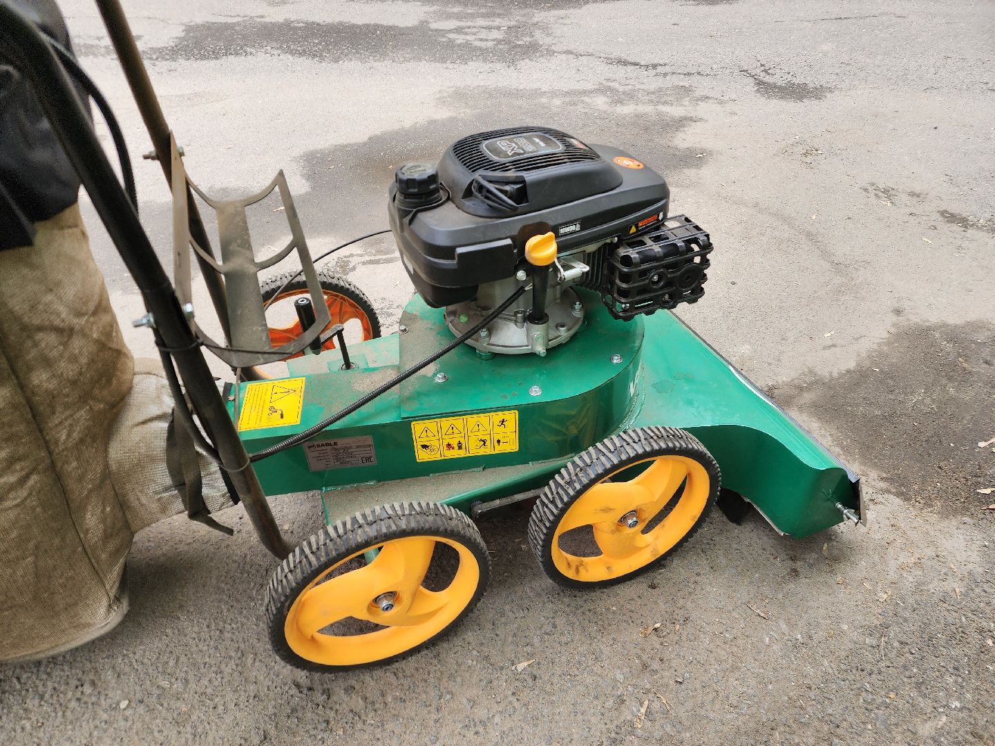 фрязино, уборка улиц, новая техника, уборка дворов, мбу городское хозяйство,