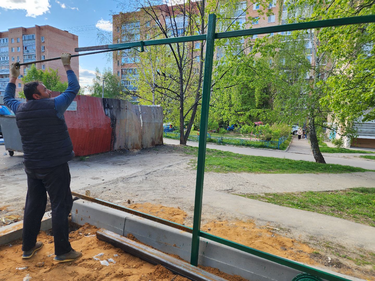 Чехов, улица Чехова, контейнерная площадка, капитальный  ремонт, реконструкция, расширение, обновление, крыша, новое ограждение, бункер для КГО, крупногабаритные отходы,