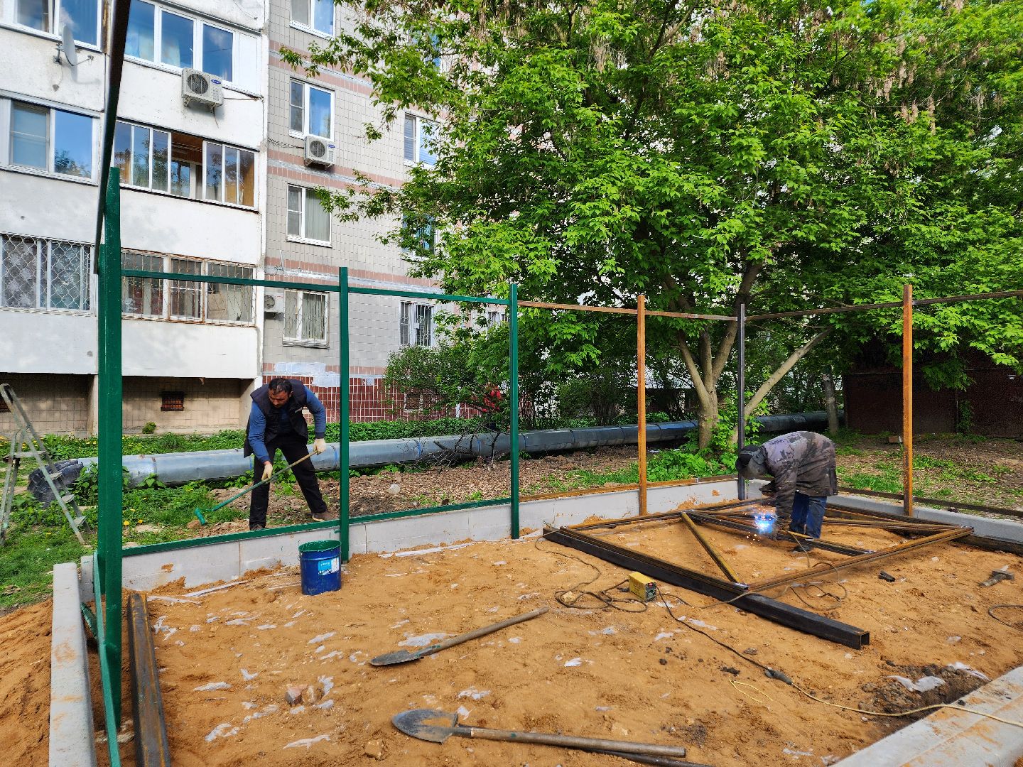 Чехов, улица Чехова, контейнерная площадка, капитальный  ремонт, реконструкция, расширение, обновление, крыша, новое ограждение, бункер для КГО, крупногабаритные отходы,