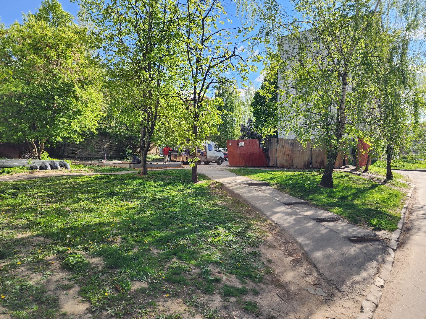 Чехов, улица Чехова, контейнерная площадка, капитальный  ремонт, реконструкция, расширение, обновление, крыша, новое ограждение, бункер для КГО, крупногабаритные отходы,