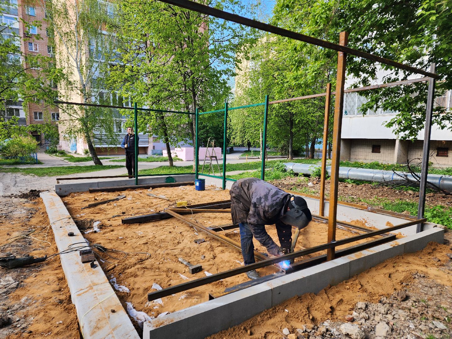 Чехов, улица Чехова, контейнерная площадка, капитальный  ремонт, реконструкция, расширение, обновление, крыша, новое ограждение, бункер для КГО, крупногабаритные отходы,