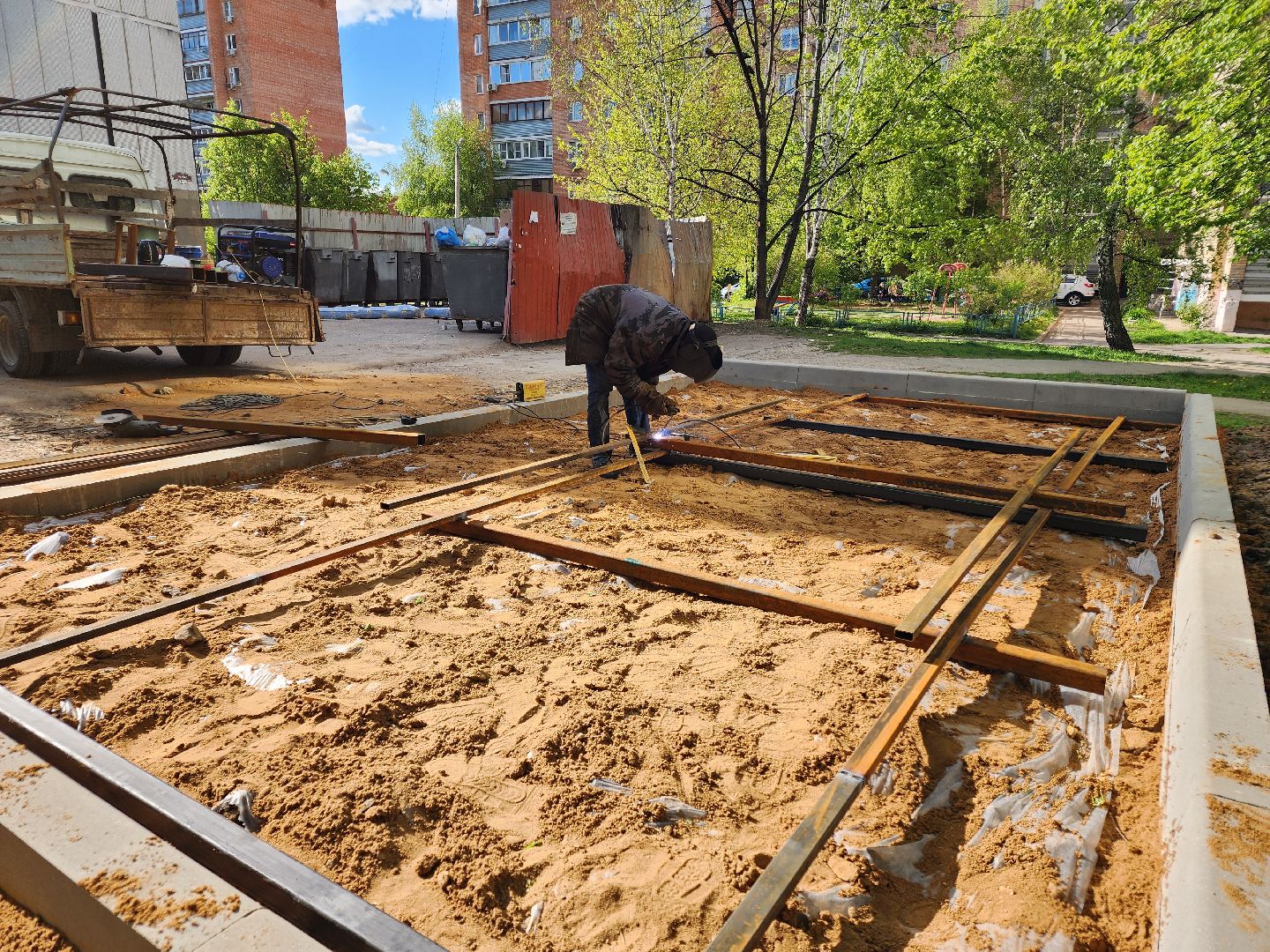 Чехов, улица Чехова, контейнерная площадка, капитальный  ремонт, реконструкция, расширение, обновление, крыша, новое ограждение, бункер для КГО, крупногабаритные отходы,