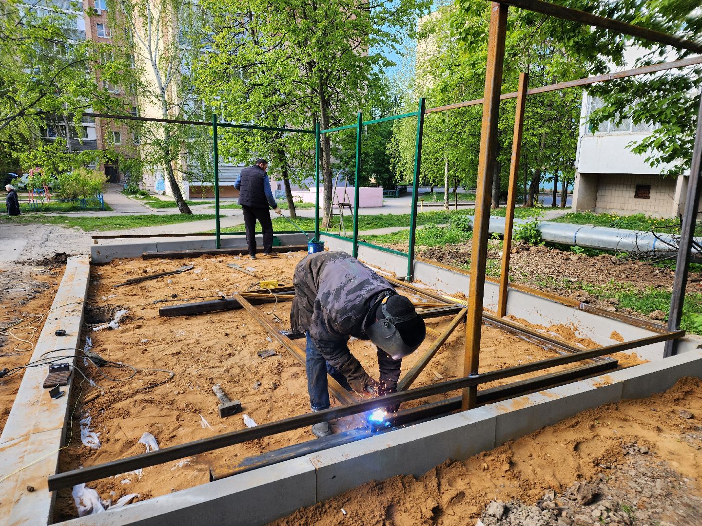 Чехов, улица Чехова, контейнерная площадка, капитальный  ремонт, реконструкция, расширение, обновление, крыша, новое ограждение, бункер для КГО, крупногабаритные отходы,