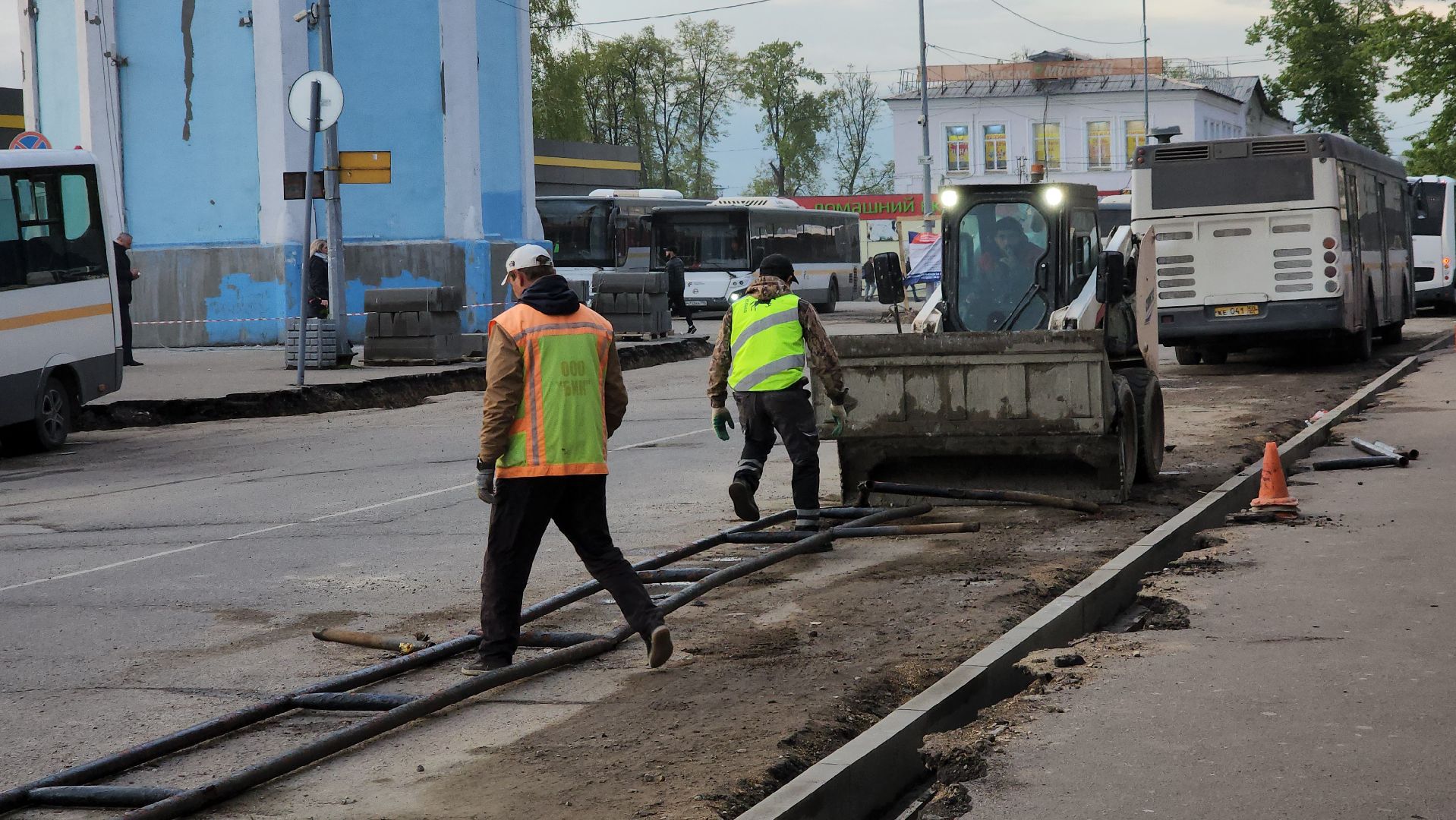 пушкинский округ, пушкино, привокзальная площадь, дорожный ремонт, ремонт дорожного покрытия, опалубка, бордюрный камень,дороги подмосковья,
