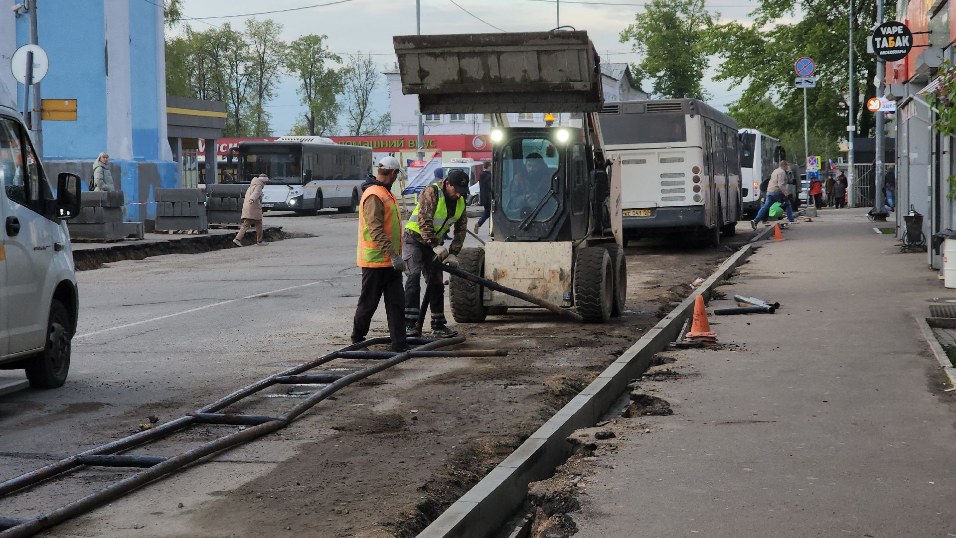 пушкинский округ, пушкино, привокзальная площадь, дорожный ремонт, ремонт дорожного покрытия, опалубка, бордюрный камень,дороги подмосковья,