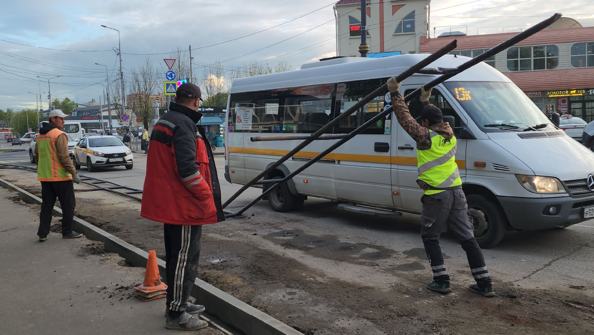 пушкинский округ, пушкино, привокзальная площадь, дорожный ремонт, ремонт дорожного покрытия, опалубка, бордюрный камень,дороги подмосковья,