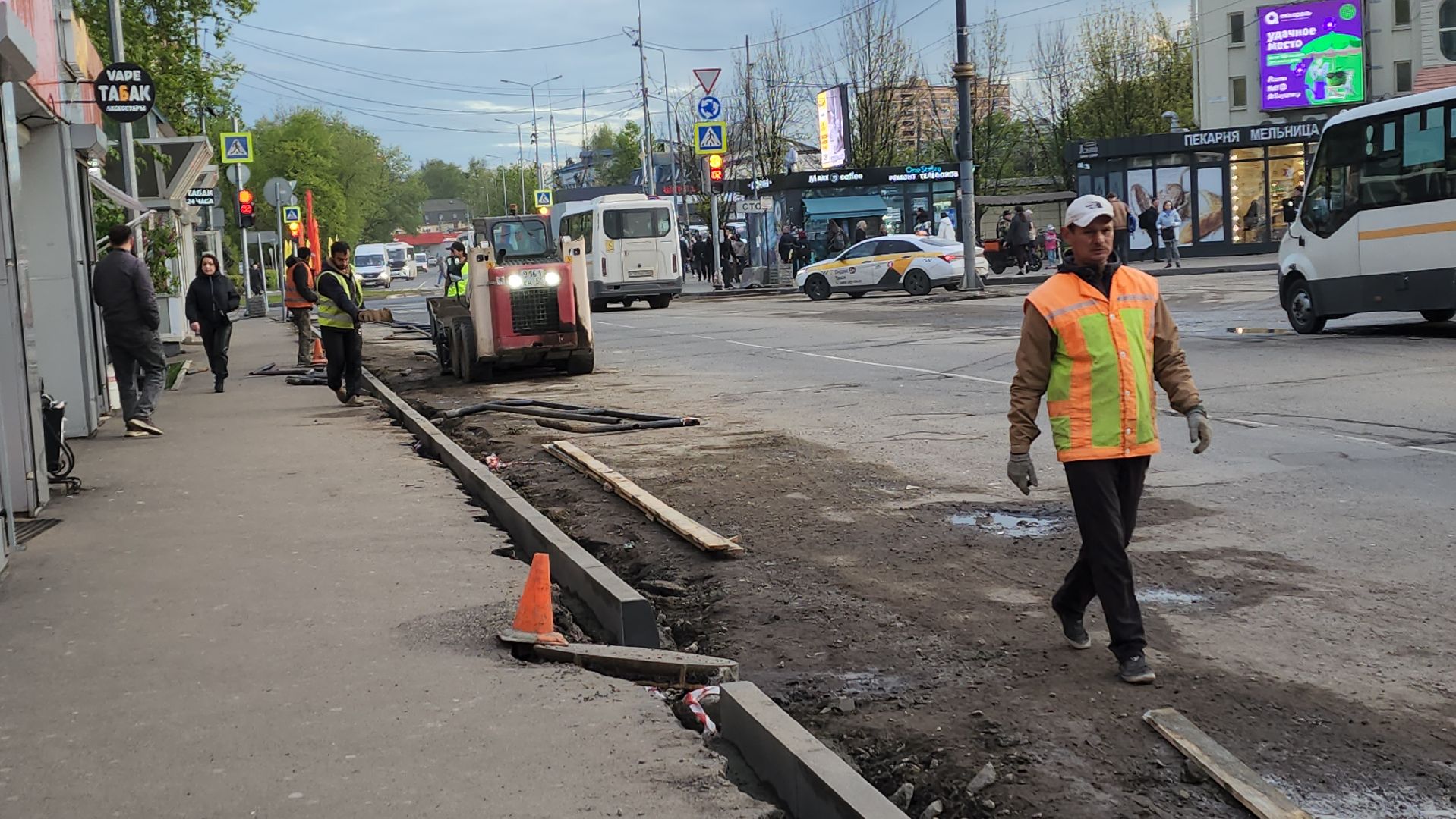 пушкинский округ, пушкино, привокзальная площадь, дорожный ремонт, ремонт дорожного покрытия, опалубка, бордюрный камень,дороги подмосковья,