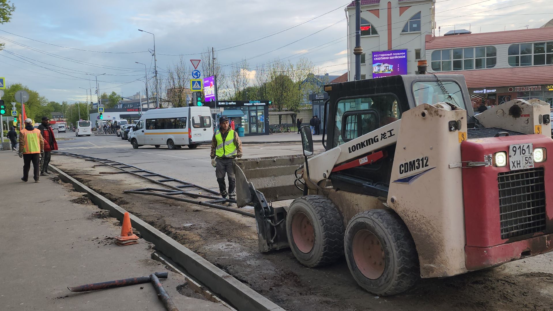 пушкинский округ, пушкино, привокзальная площадь, дорожный ремонт, ремонт дорожного покрытия, опалубка, бордюрный камень,дороги подмосковья,