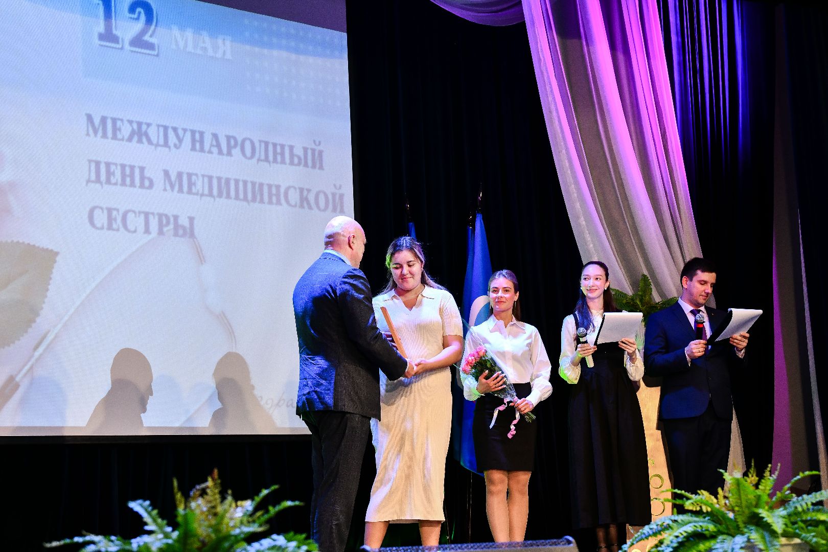 медсестра, медик, здоровье, награждение,