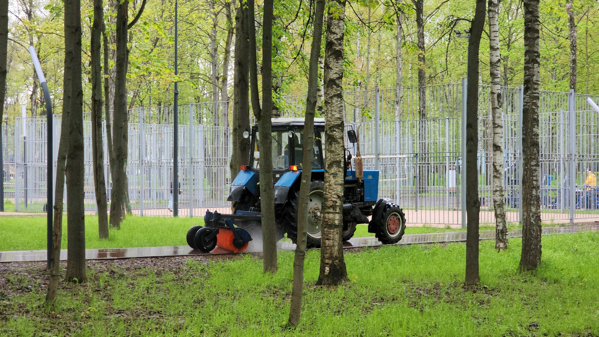 Уборка дорог, механизированная уборка, Лобня, Парк,