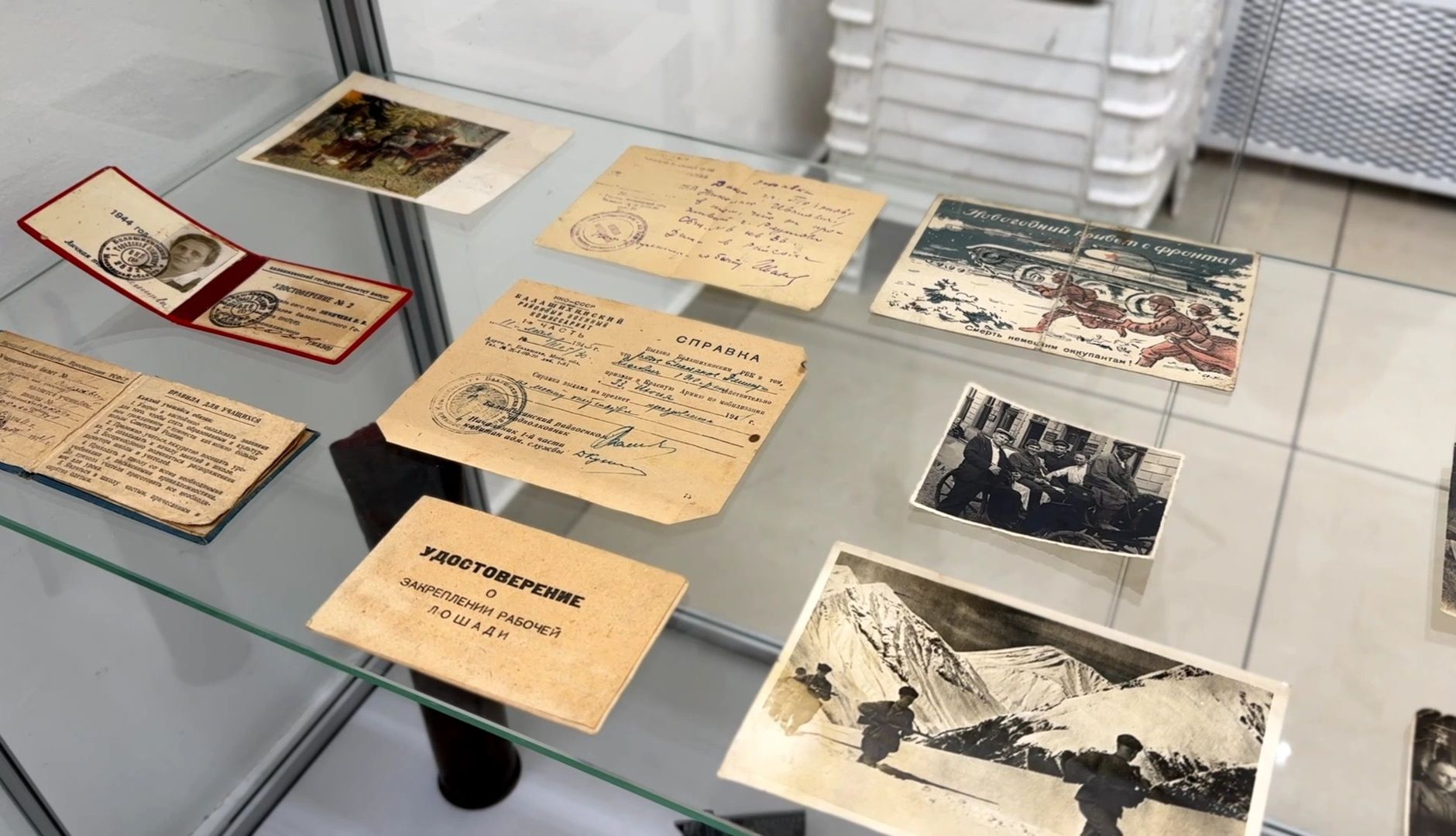 реутов,  великая отечественная война, картины, выставка, экспонаты,