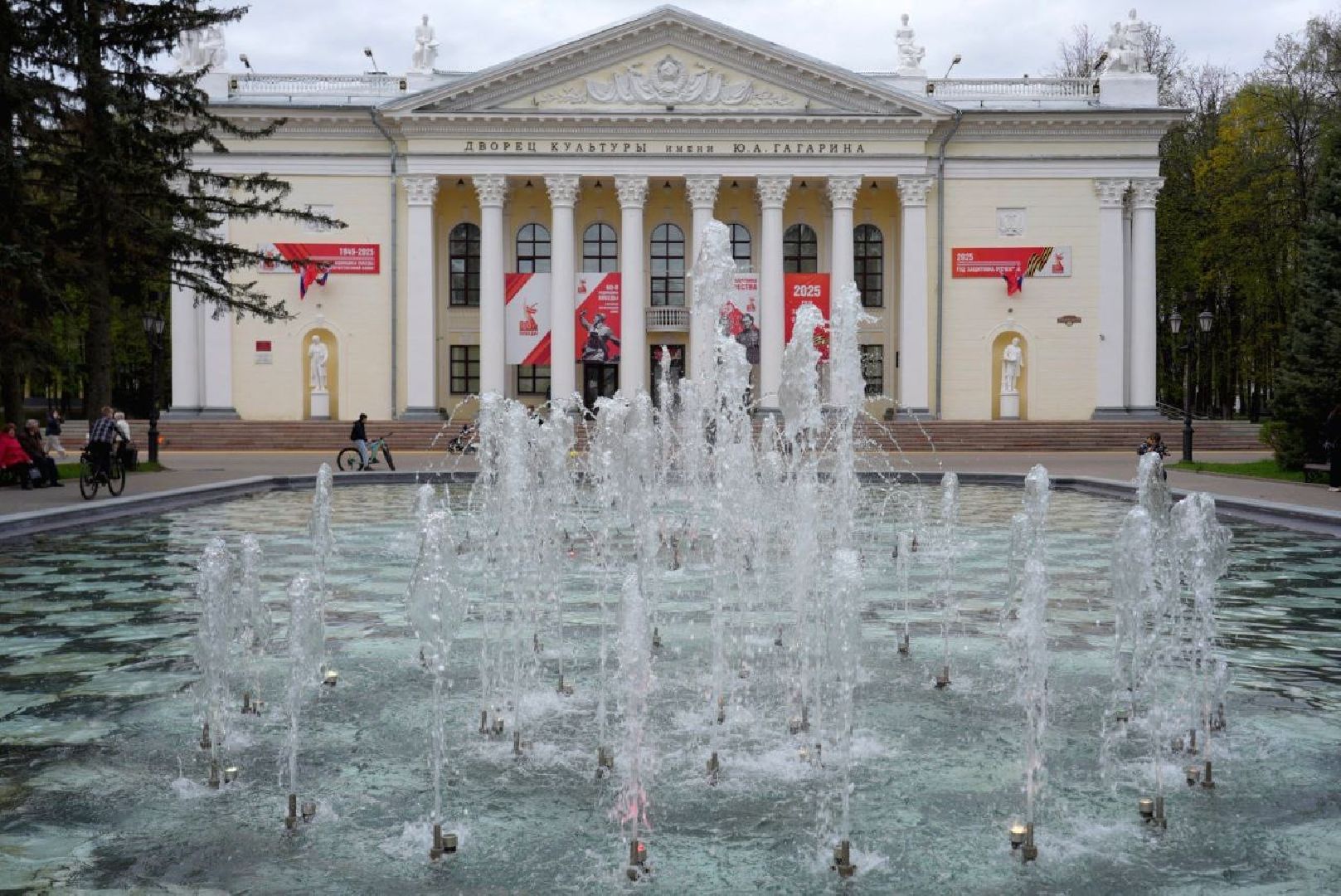 сергиев посад, сергиево-посадский городской округ, весна, сезон фонтанов  ,