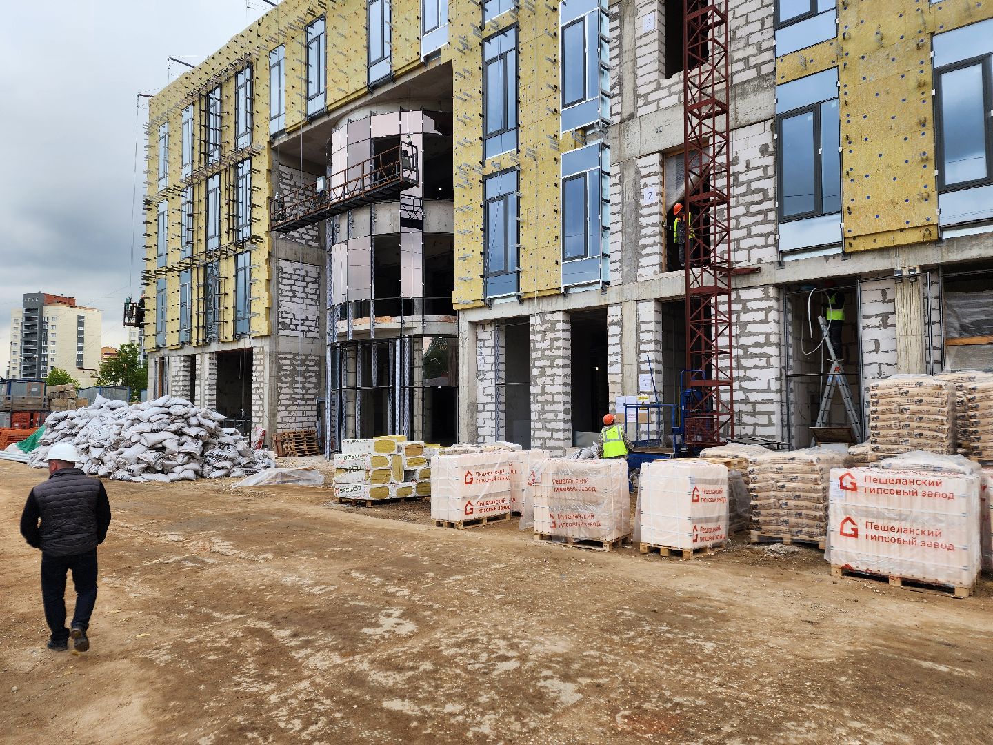 Чехов, улица Мира,детская поликлиника, строительство,  внутренняя отделка, остекление, фасадные работы, комиссия, проверка, глава округа михаил собакин, госпрограмма московской области,