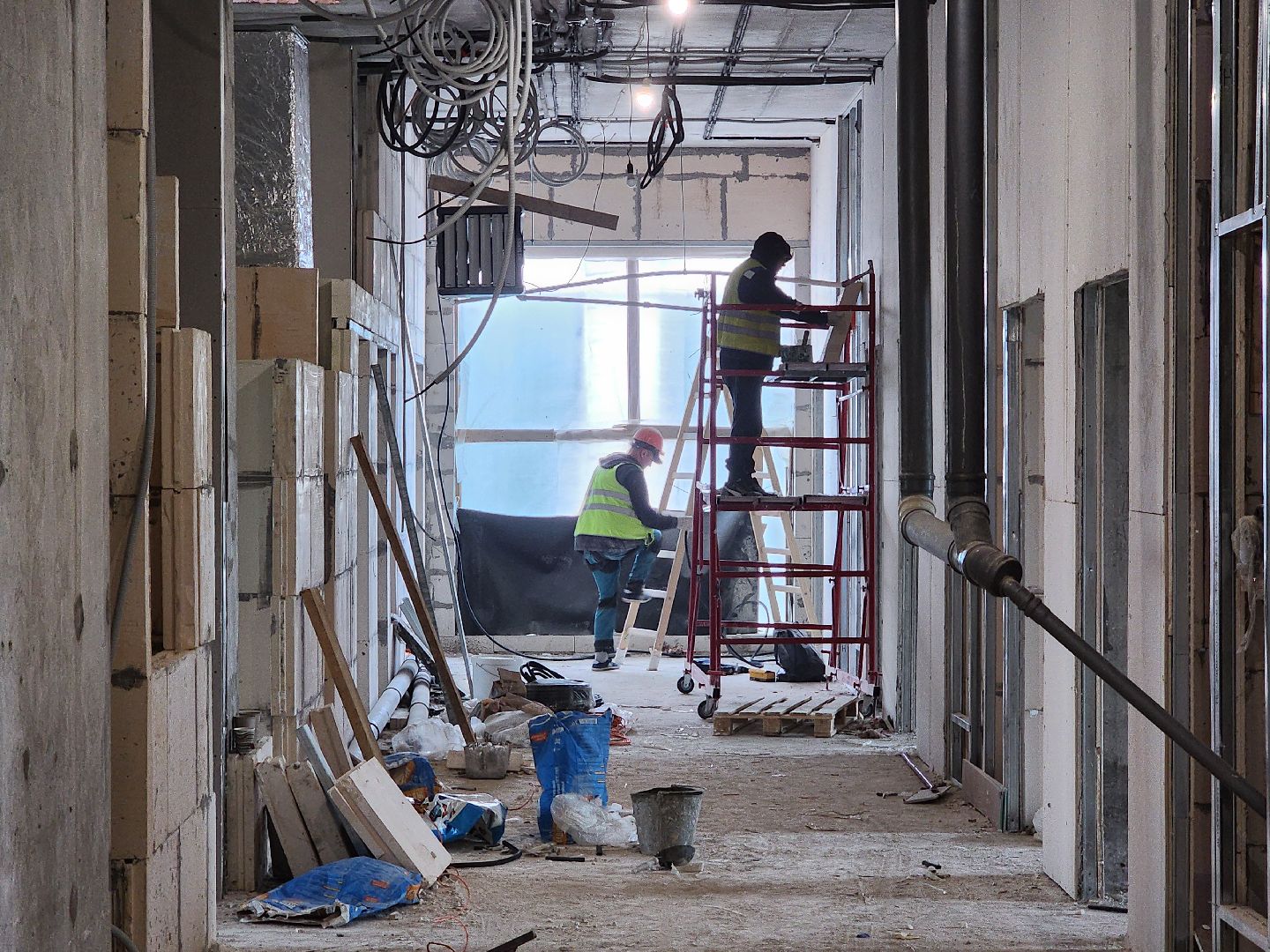 Чехов, улица Мира,детская поликлиника, строительство,  внутренняя отделка, остекление, фасадные работы, комиссия, проверка, глава округа михаил собакин, госпрограмма московской области,