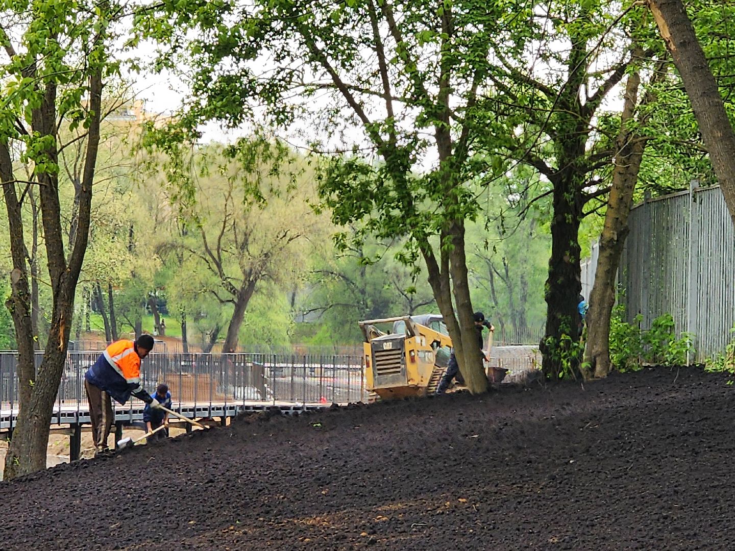 Чехов, улица Береговая, набережная реки теребенка, благоустройство, реконструкция, земляные работы, плодородный грунт, озеленение, госпрограмма московской области,