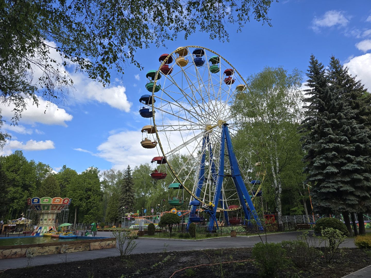 Коломна, аттракционы, парк мира в коломне,парк аттракционов,