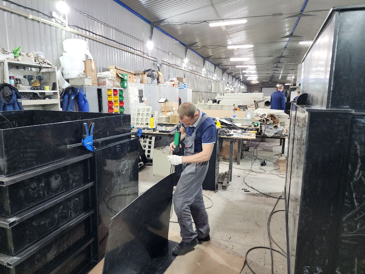 Чехов, деревня Сергеево, завод ПолимерИзделия, производственная компания, пластиковые изделия, промышленность, ванны, емкости, системы вентиляции, объемы производства,