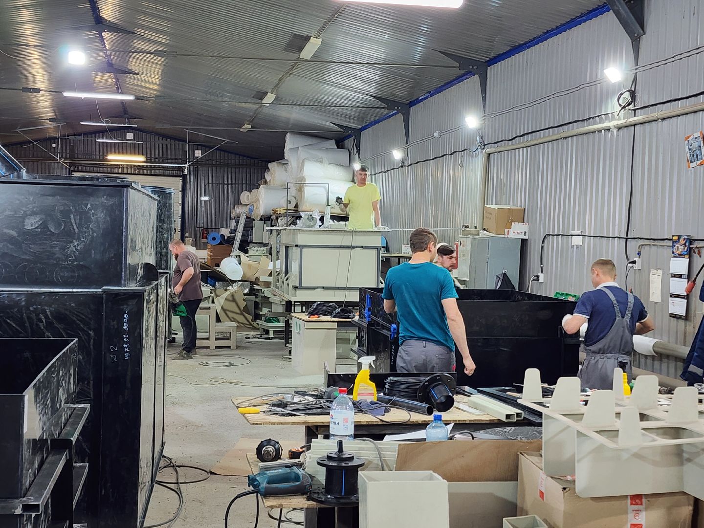 Чехов, деревня Сергеево, завод ПолимерИзделия, производственная компания, пластиковые изделия, промышленность, ванны, емкости, системы вентиляции, объемы производства,