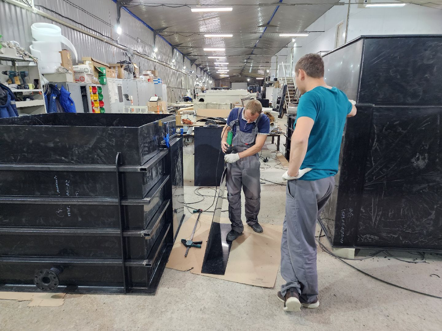 Чехов, деревня Сергеево, завод ПолимерИзделия, производственная компания, пластиковые изделия, промышленность, ванны, емкости, системы вентиляции, объемы производства,