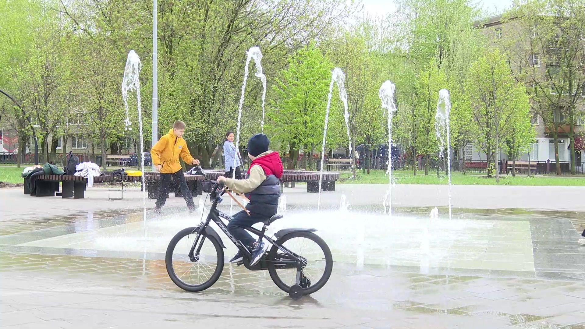 реутов, фонтаны, сезон фонтанов, парк, вода,