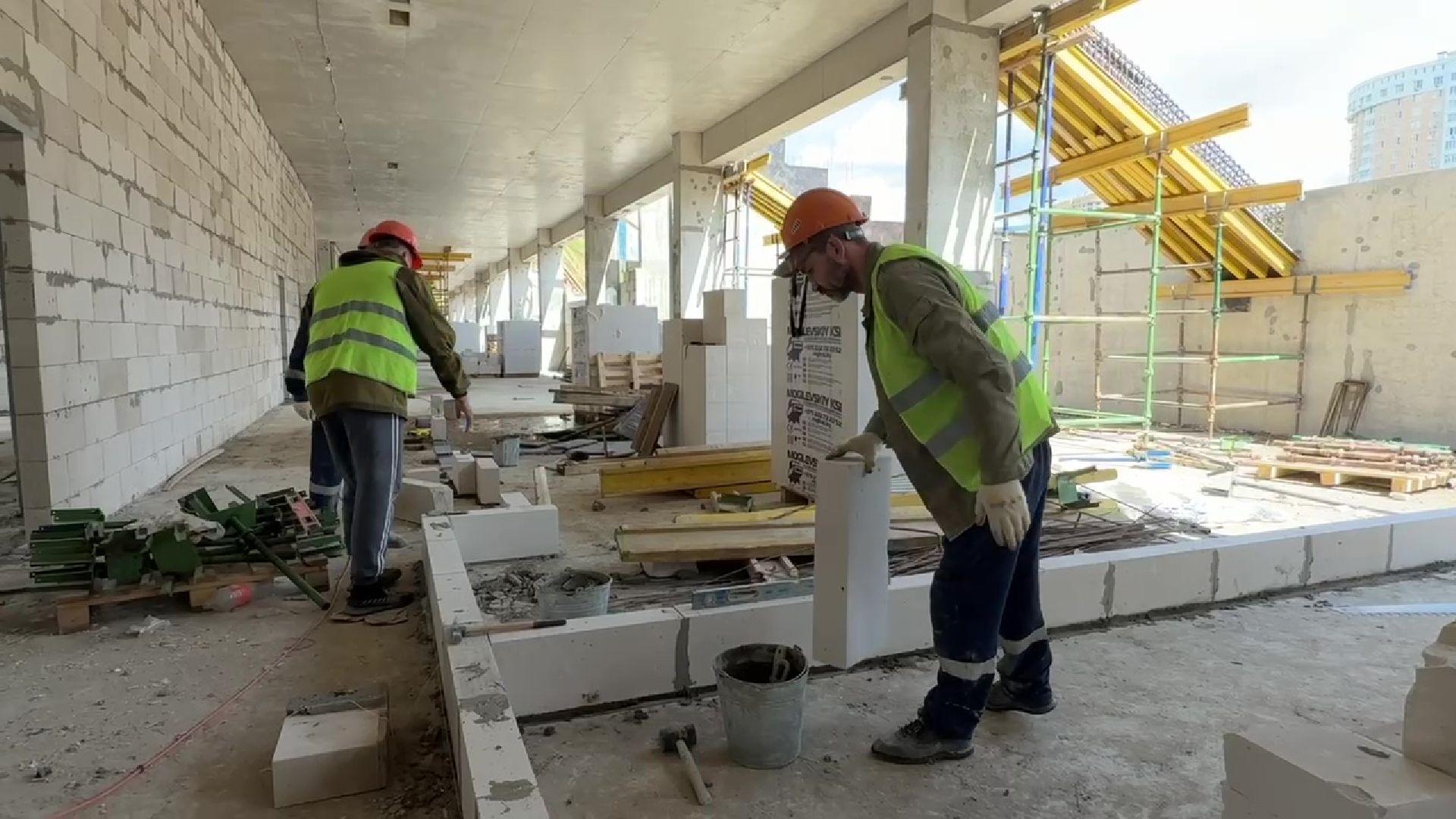 реутов, строительство, футбольное поле, академия акинфеева и чанова,