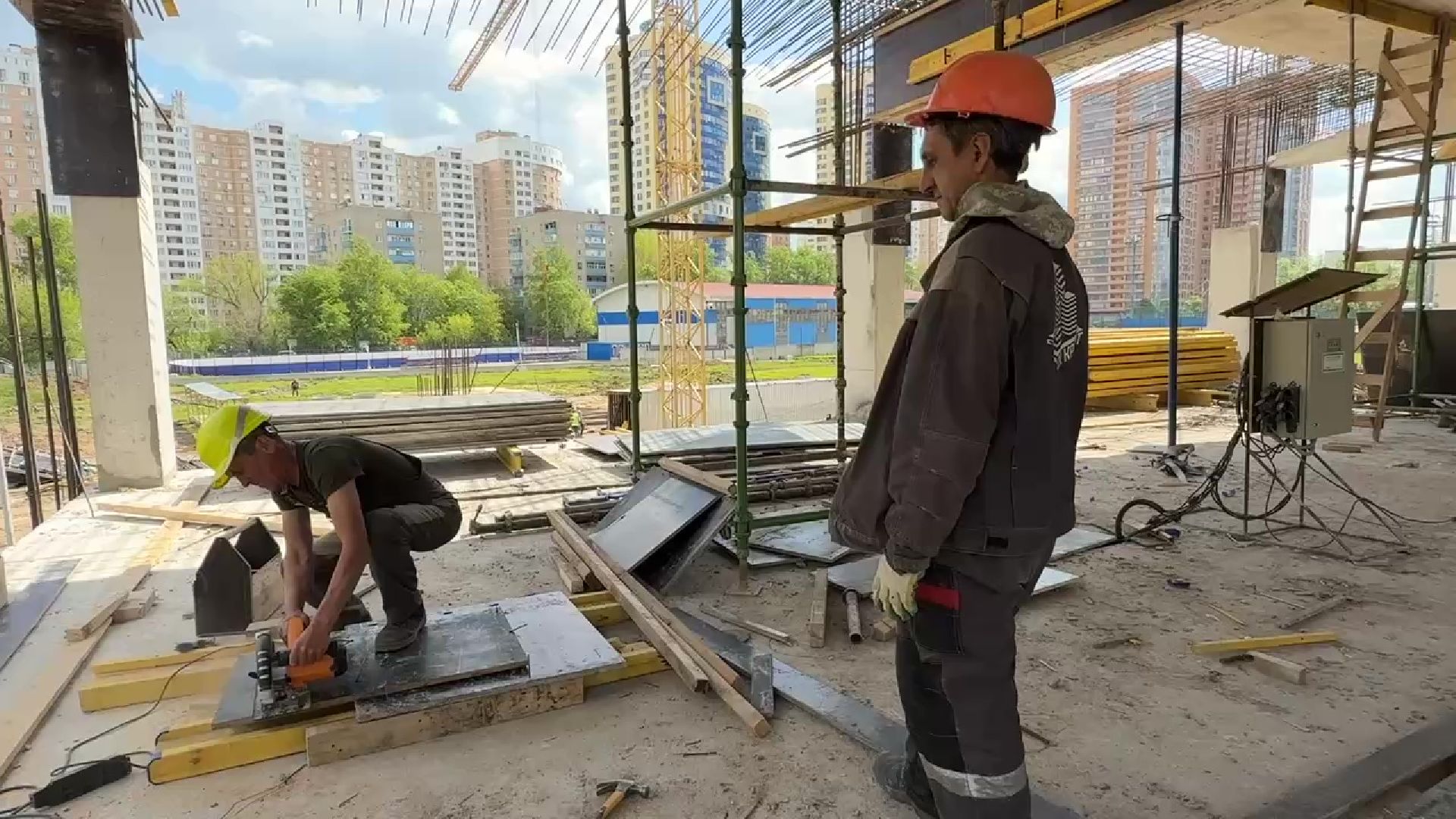 реутов, строительство, футбольное поле, академия акинфеева и чанова,