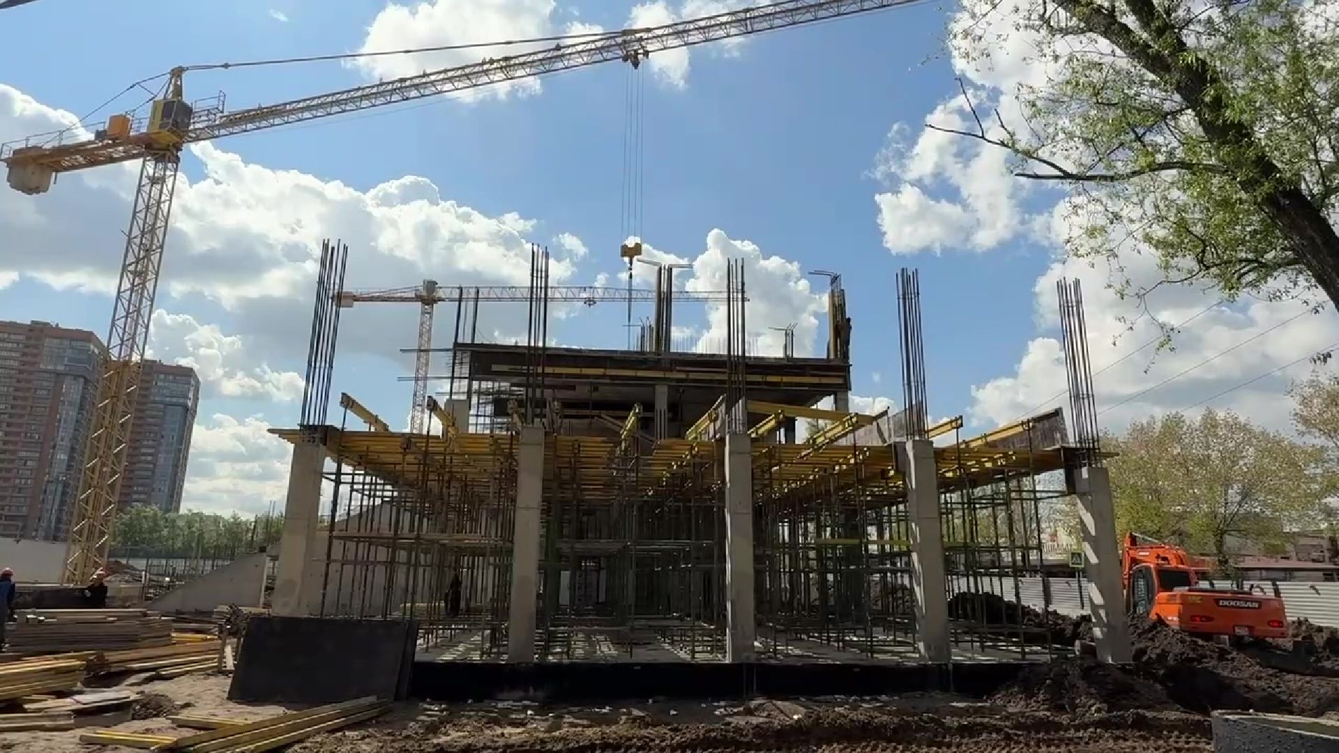 реутов, строительство, футбольное поле, академия акинфеева и чанова,