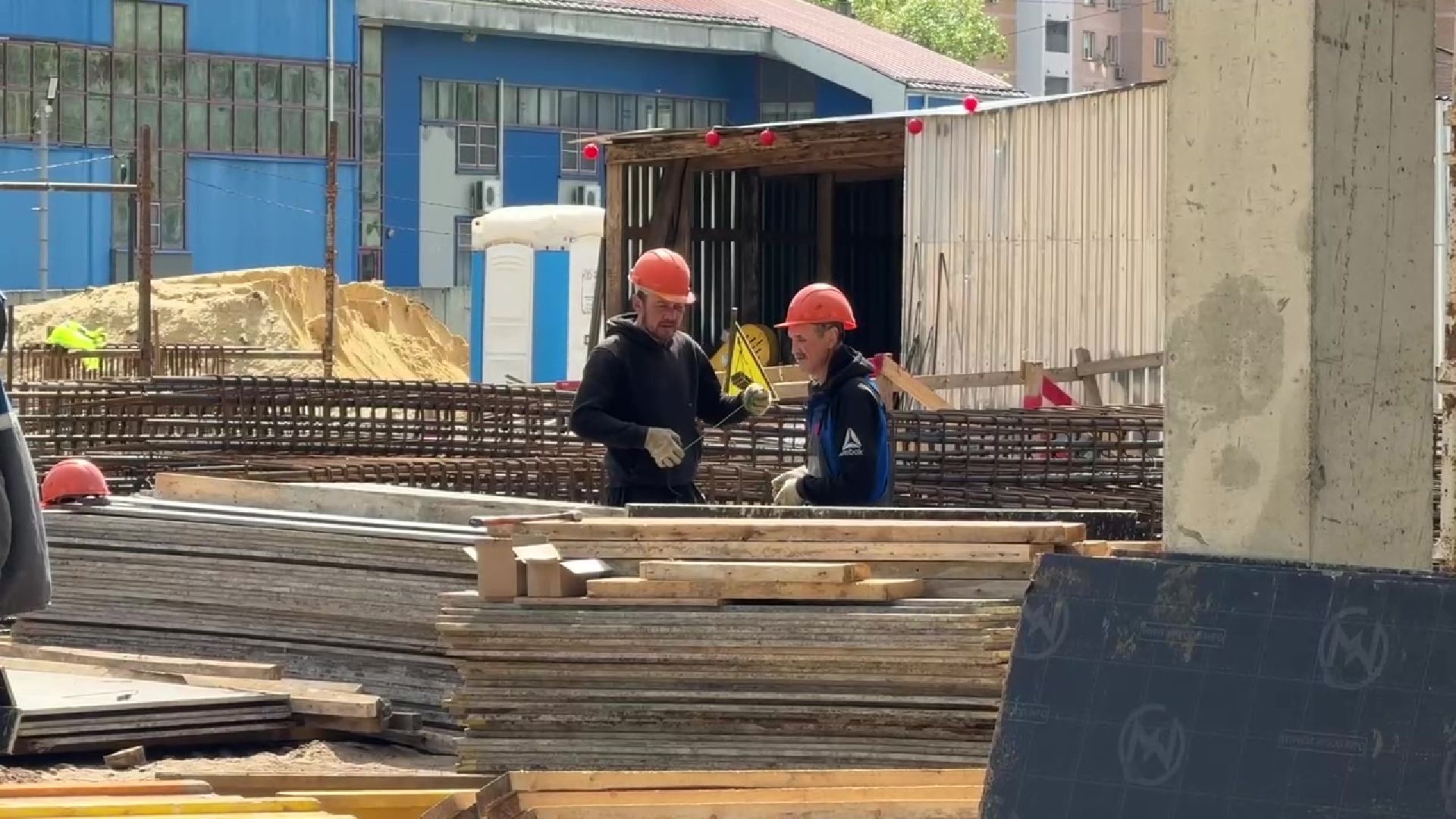 реутов, строительство, футбольное поле, академия акинфеева и чанова,