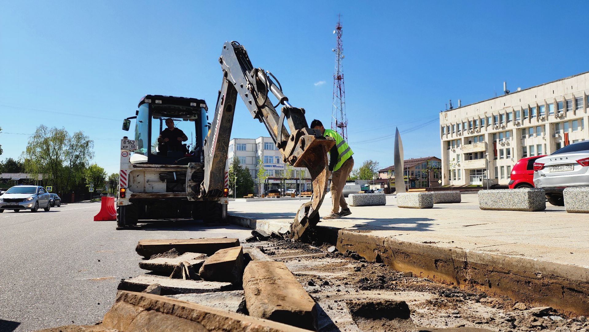 Руза, Благоустройство , замена бордюров, коммунальная служба,