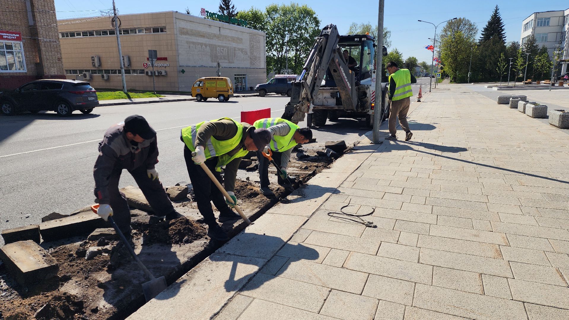 Руза, Благоустройство , замена бордюров, коммунальная служба,
