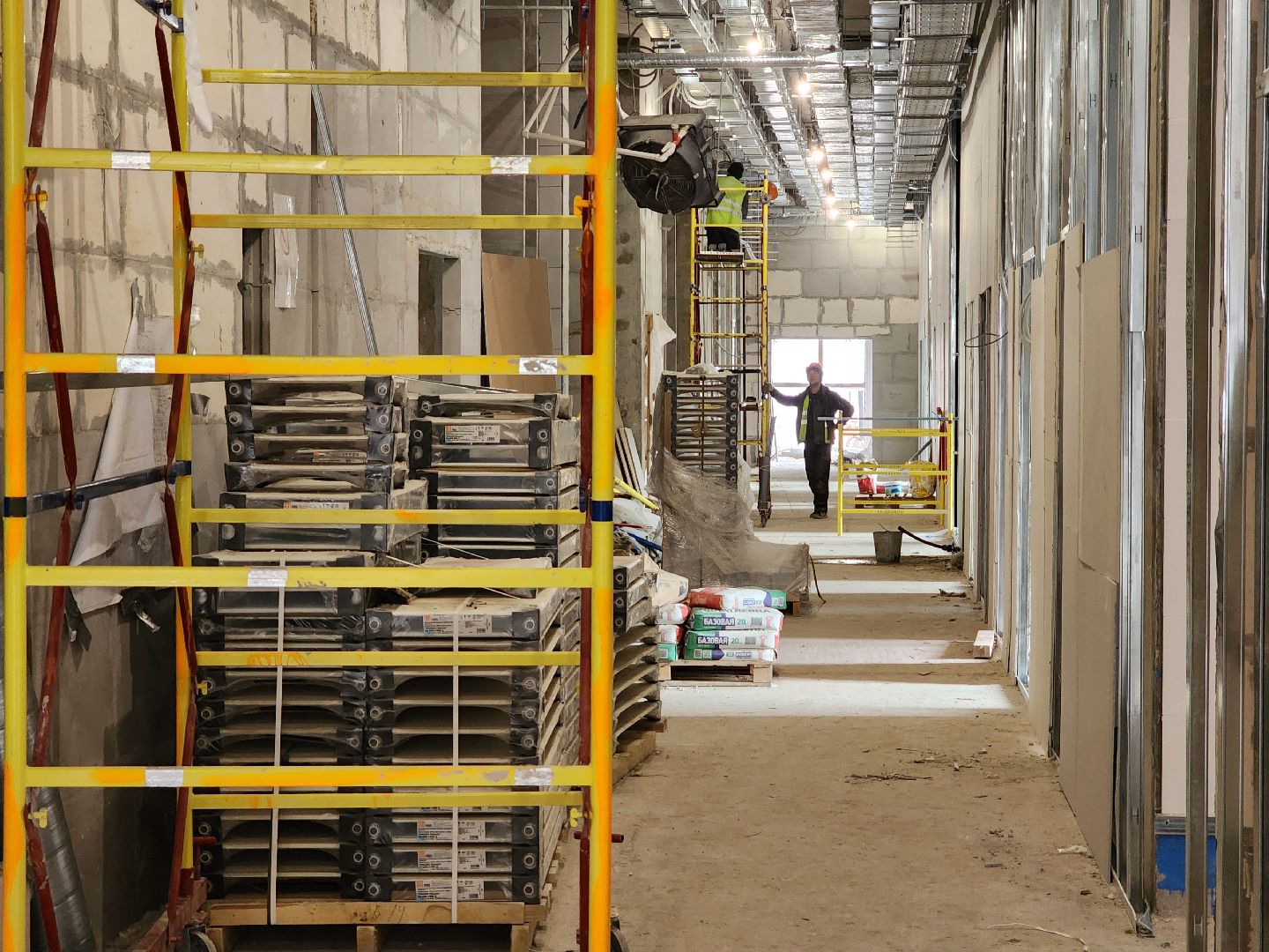 Чехов, улица Мира, детская поликлиника, строительство, инженерные сети, инженерные коммуникации, прокладка сетей, вентиляция, кондиционирование, отопление, водоснабжение, слаботочные сети, слаботочные системы, губернатор московской области, госпрограмма московской области,