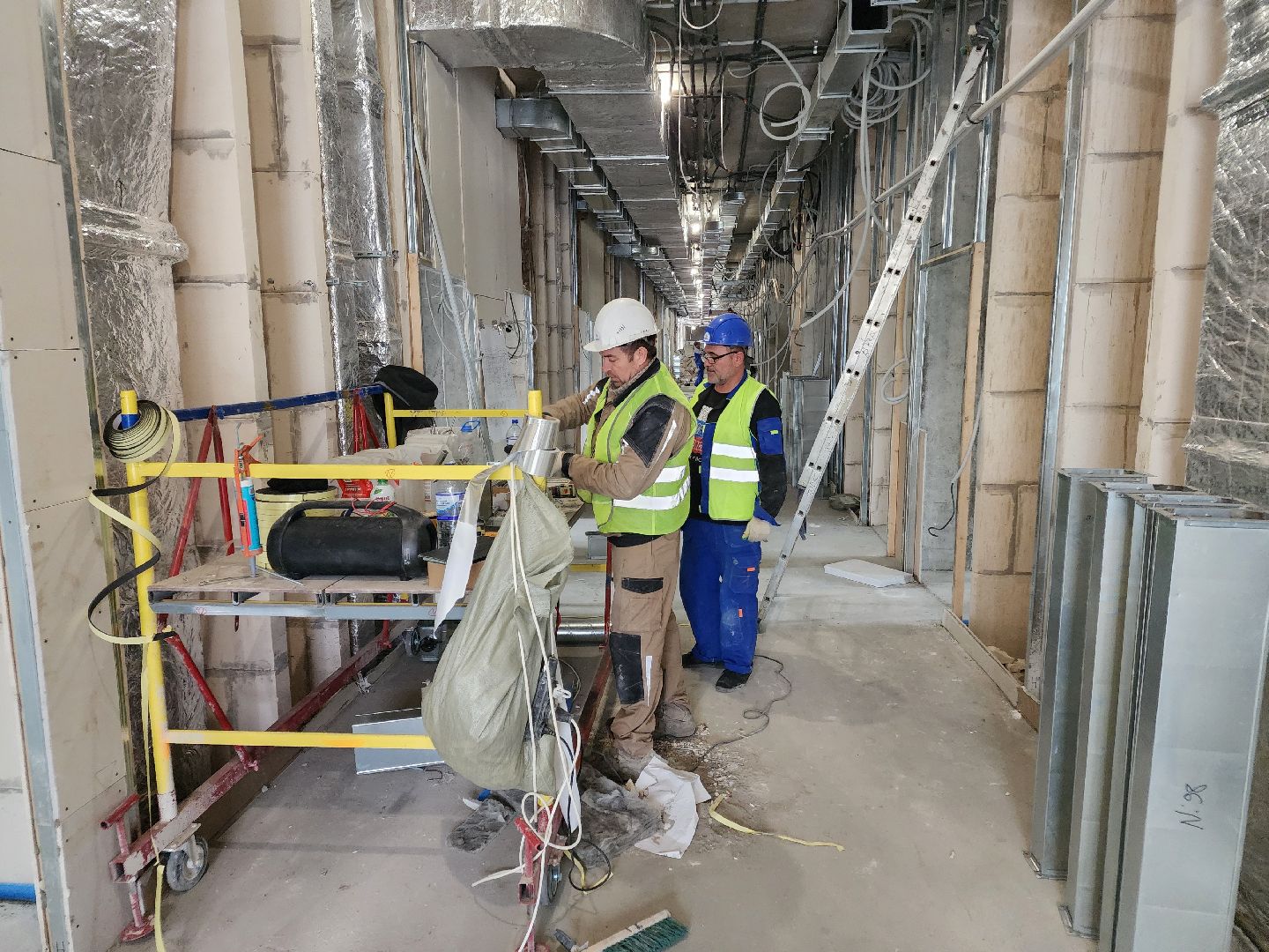 Чехов, улица Мира, детская поликлиника, строительство, инженерные сети, инженерные коммуникации, прокладка сетей, вентиляция, кондиционирование, отопление, водоснабжение, слаботочные сети, слаботочные системы, губернатор московской области, госпрограмма московской области,