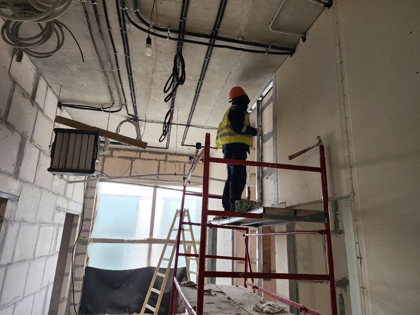 Чехов, улица Мира, детская поликлиника, строительство, инженерные сети, инженерные коммуникации, прокладка сетей, вентиляция, кондиционирование, отопление, водоснабжение, слаботочные сети, слаботочные системы, губернатор московской области, госпрограмма московской области,