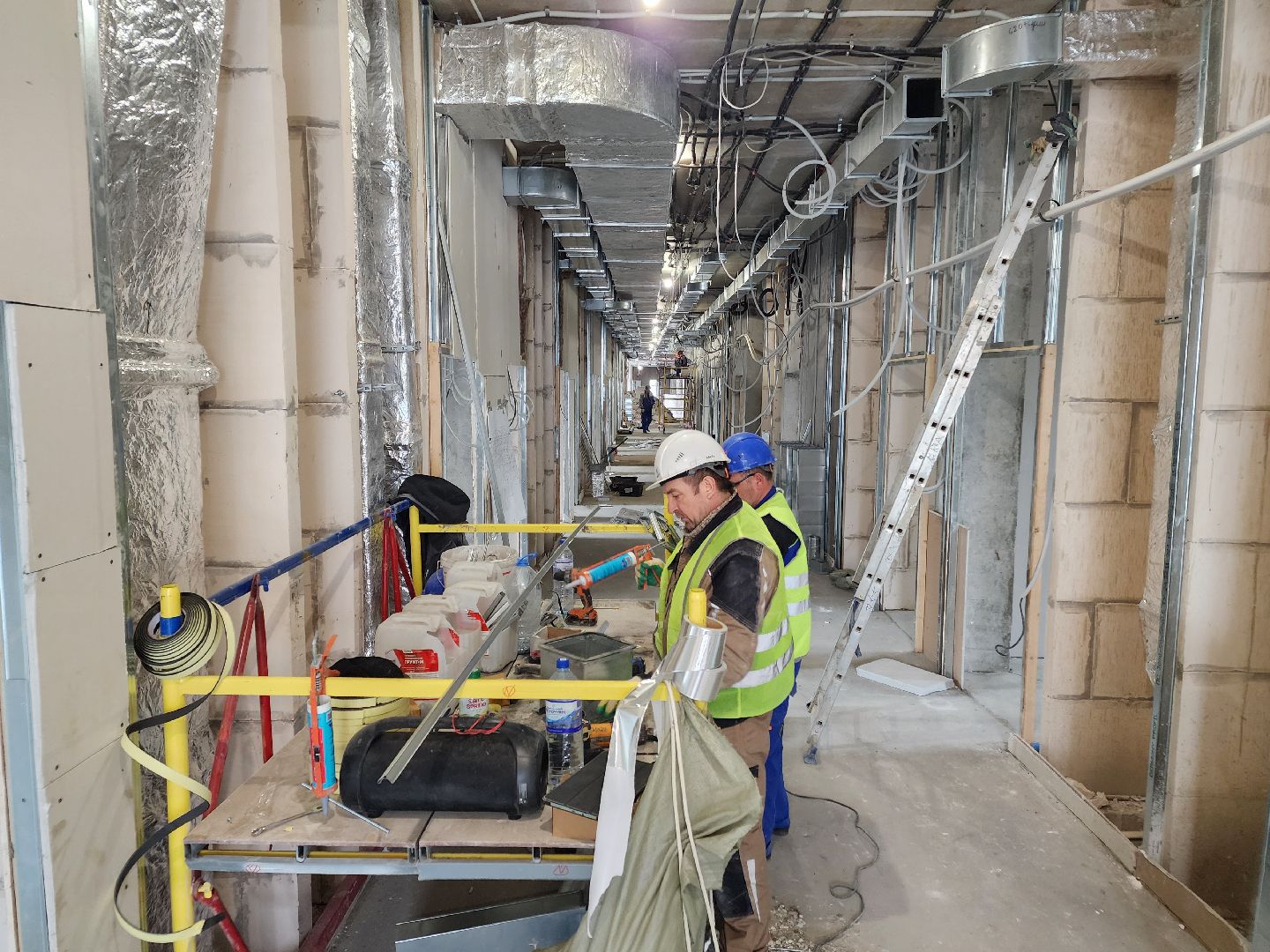 Чехов, улица Мира, детская поликлиника, строительство, инженерные сети, инженерные коммуникации, прокладка сетей, вентиляция, кондиционирование, отопление, водоснабжение, слаботочные сети, слаботочные системы, губернатор московской области, госпрограмма московской области,