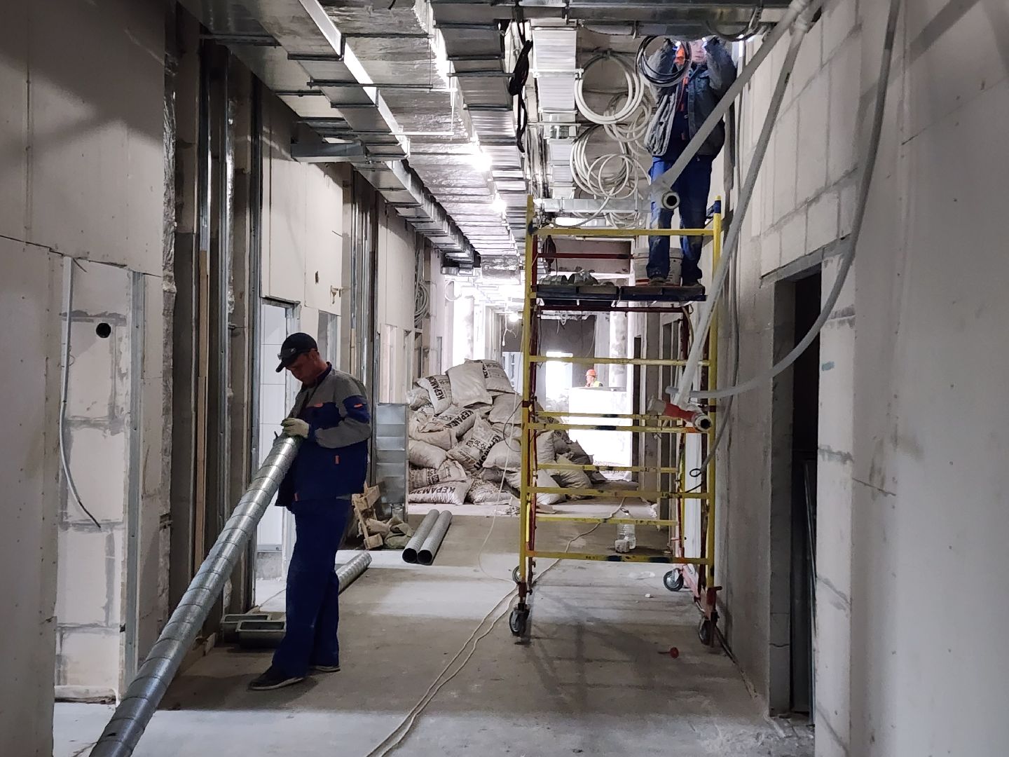 Чехов, улица Мира, детская поликлиника, строительство, инженерные сети, инженерные коммуникации, прокладка сетей, вентиляция, кондиционирование, отопление, водоснабжение, слаботочные сети, слаботочные системы, губернатор московской области, госпрограмма московской области,