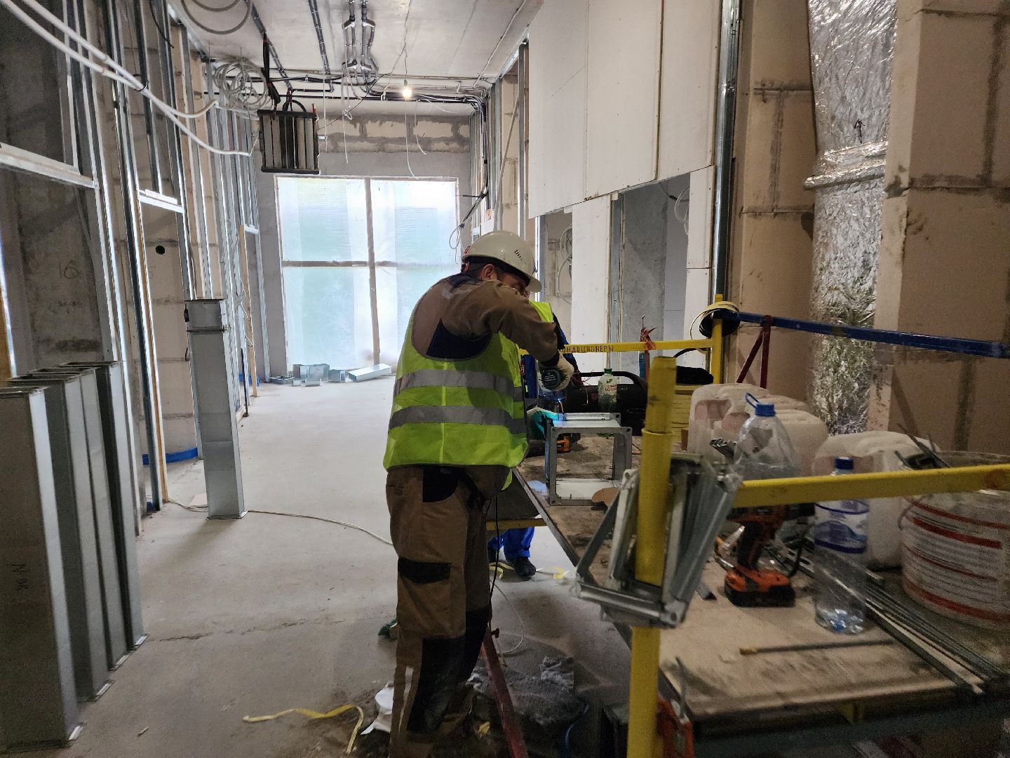 Чехов, улица Мира, детская поликлиника, строительство, инженерные сети, инженерные коммуникации, прокладка сетей, вентиляция, кондиционирование, отопление, водоснабжение, слаботочные сети, слаботочные системы, губернатор московской области, госпрограмма московской области,