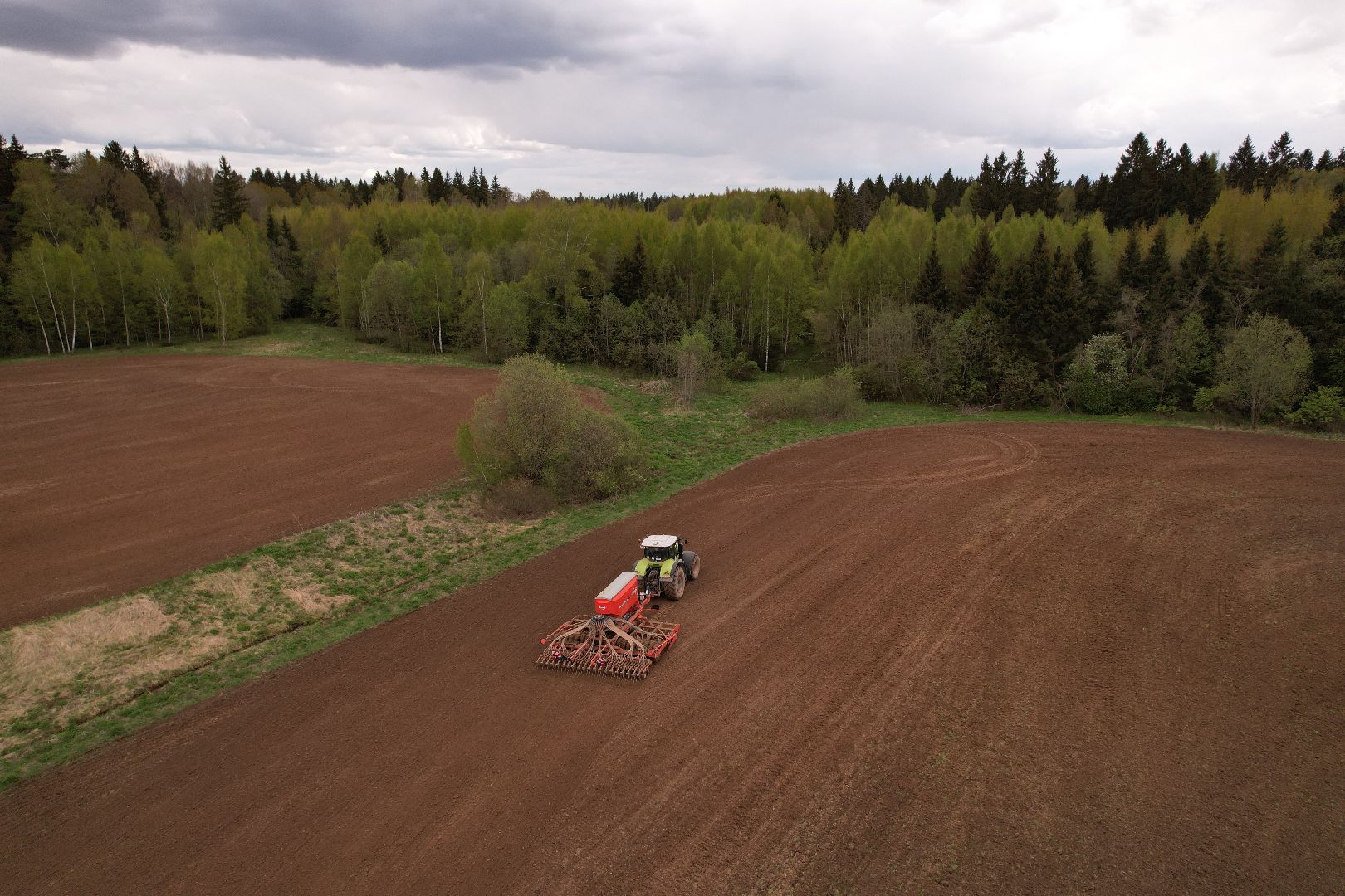 видео с коптера,  посев ярового рапса, Агрокомплекс в шаховском , посевная,