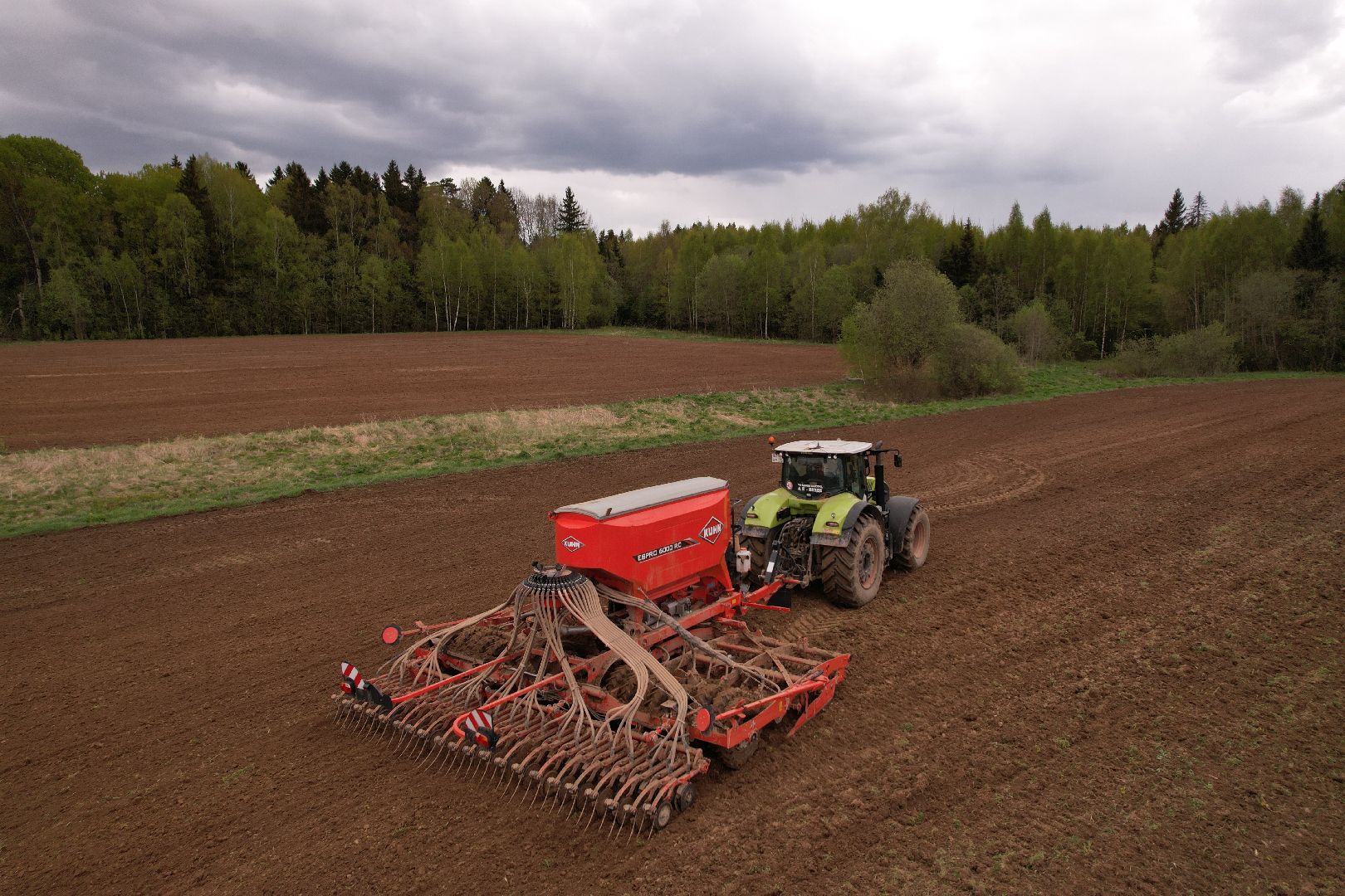 видео с коптера,  посев ярового рапса, Агрокомплекс в шаховском , посевная,